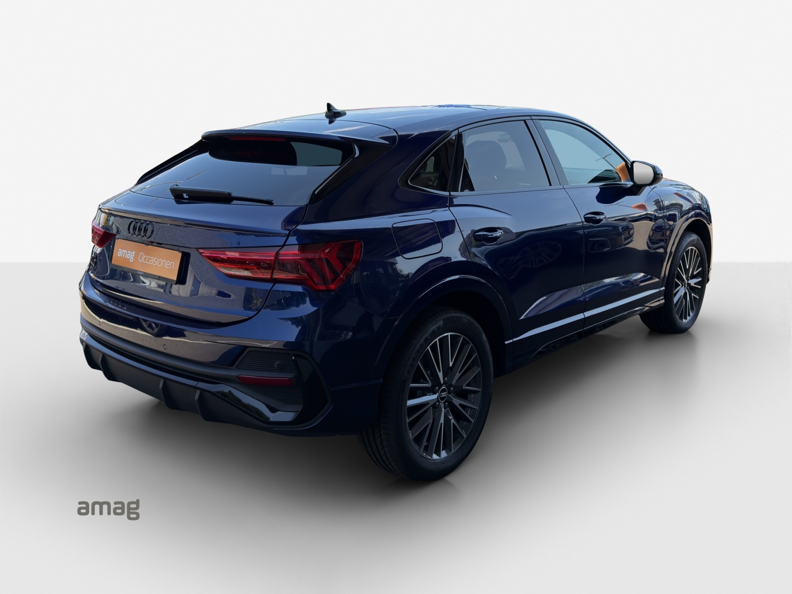 AUDI Q3 Sportback 45 TFSI e S line S-tronic-image-4