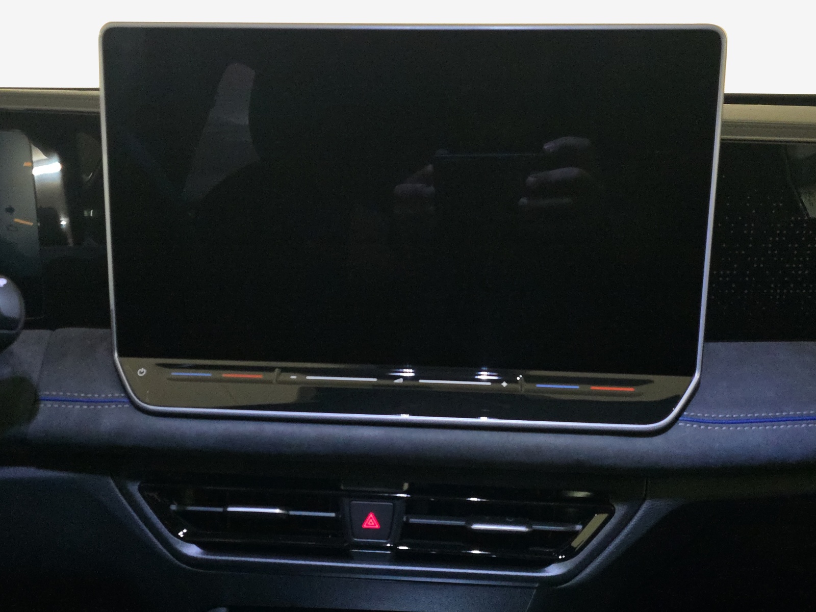 VW Tiguan 2.0 TDI SCR R-Line 4Motion DSG-image-10