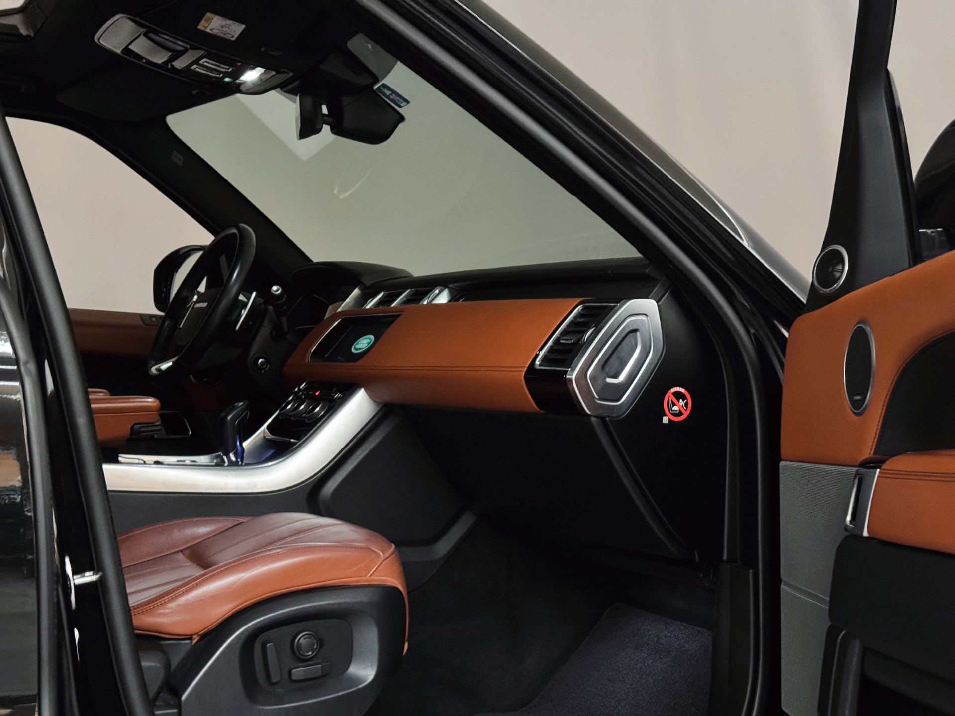 LAND ROVER Range Rover Sport 3.0 SDV6 HSE Dynamic Automatic-image-19