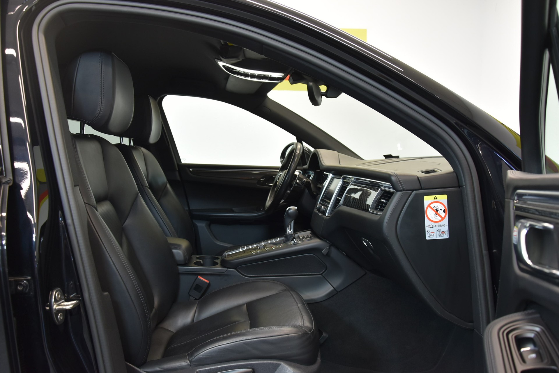 PORSCHE Macan S PDK-image-4