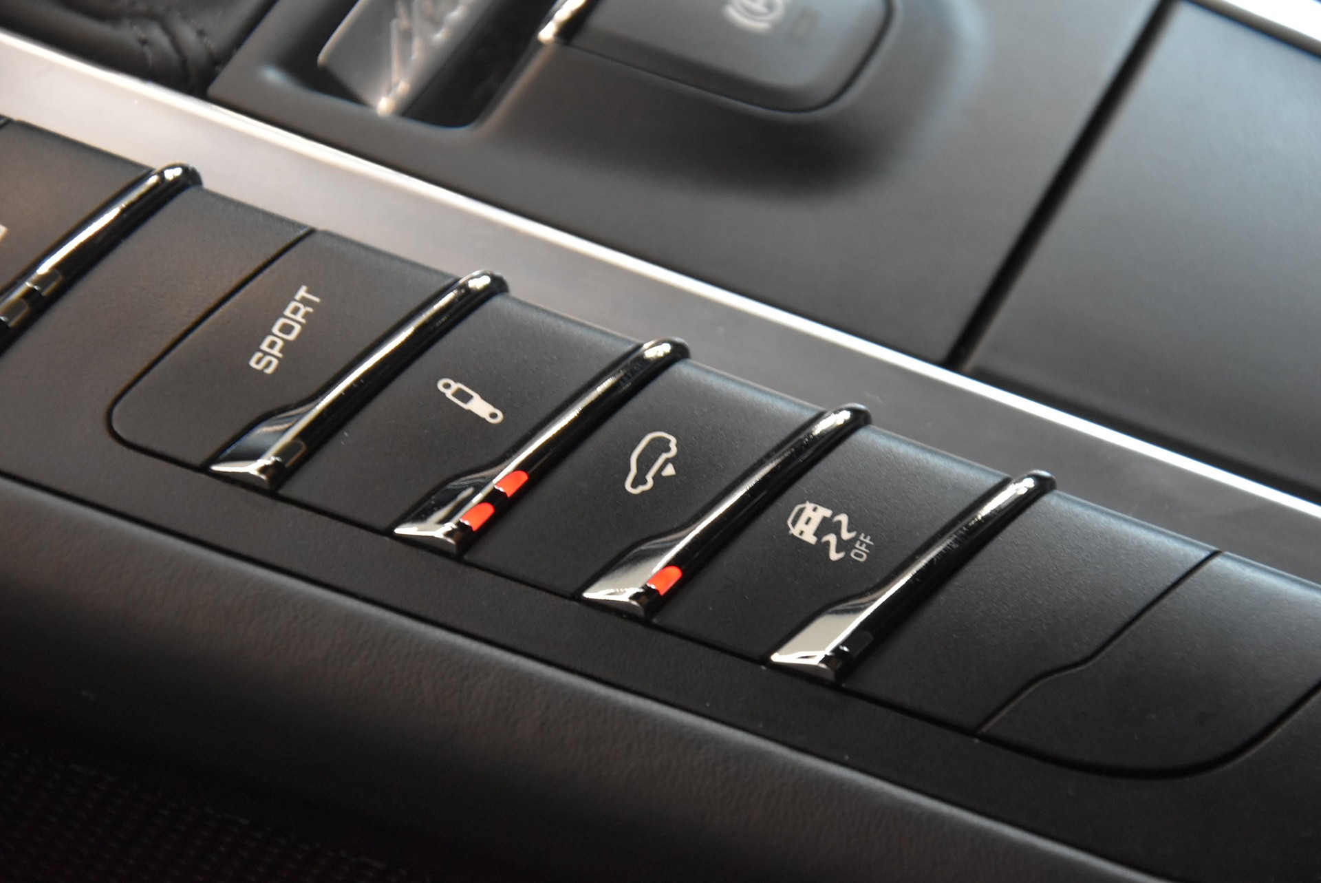 PORSCHE Macan S PDK-image-8