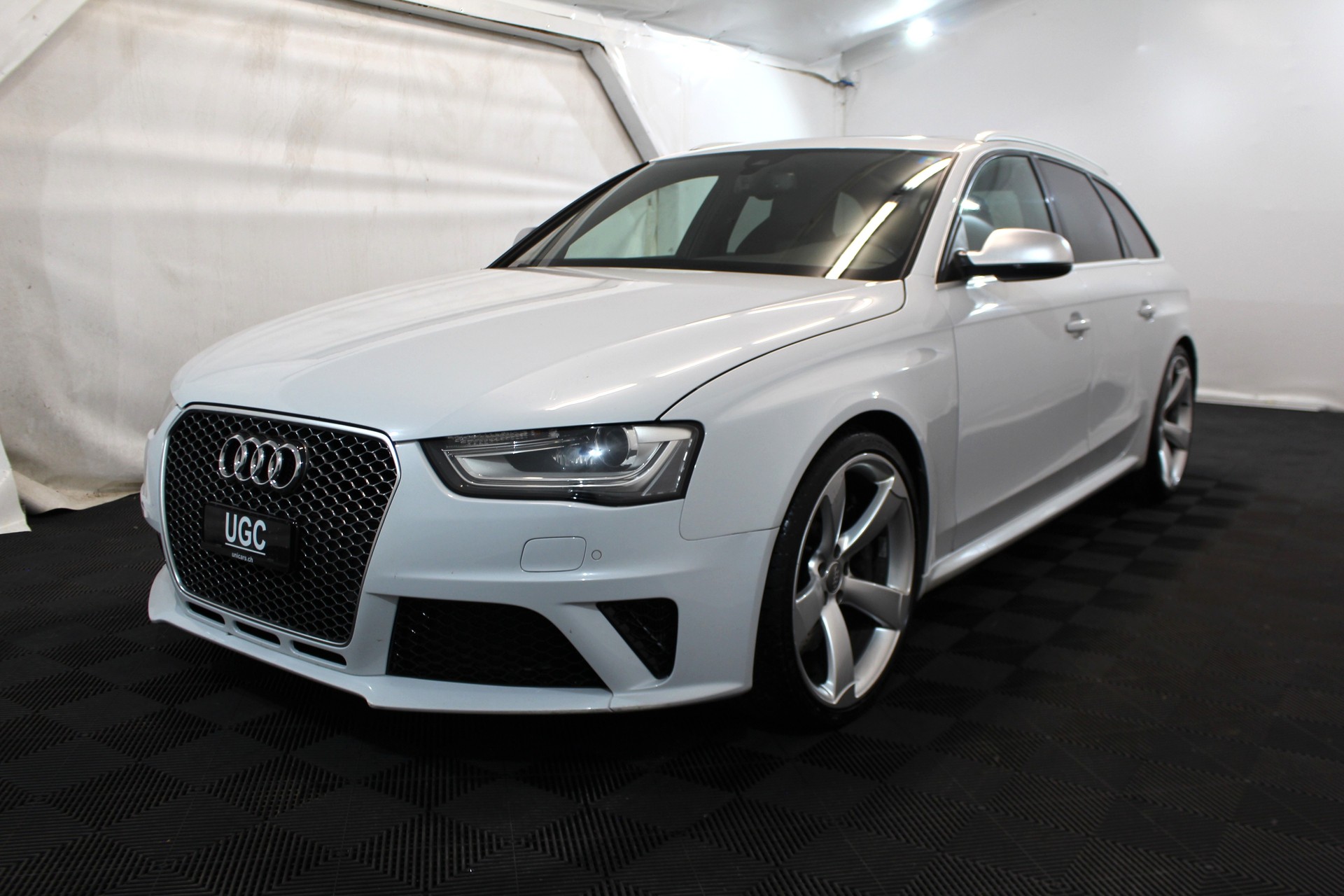 AUDI RS4 Avant 4.2 V8 FSI quattro S-Tronic-showroom-element-2