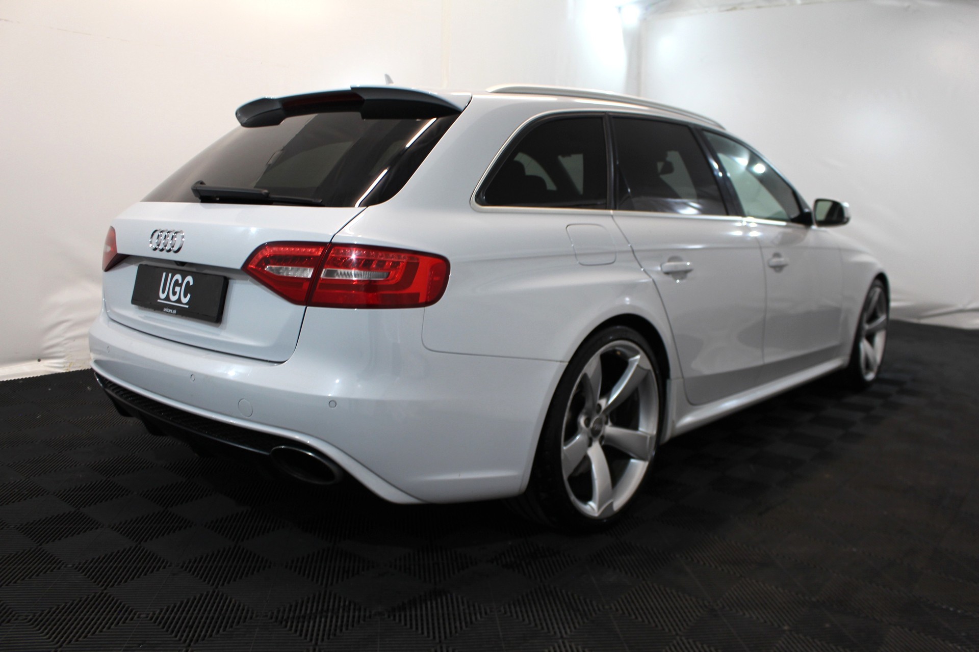 AUDI RS4 Avant 4.2 V8 FSI quattro S-Tronic-image-5
