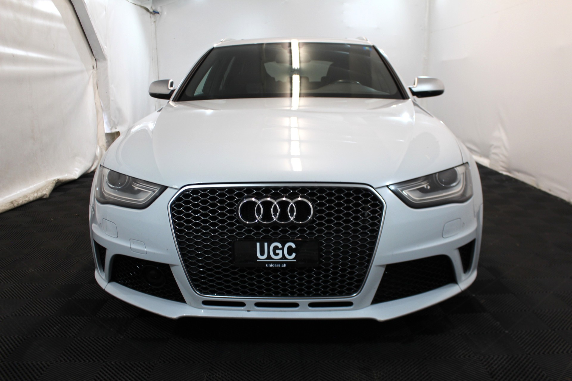 AUDI RS4 Avant 4.2 V8 FSI quattro S-Tronic-showroom-element-1