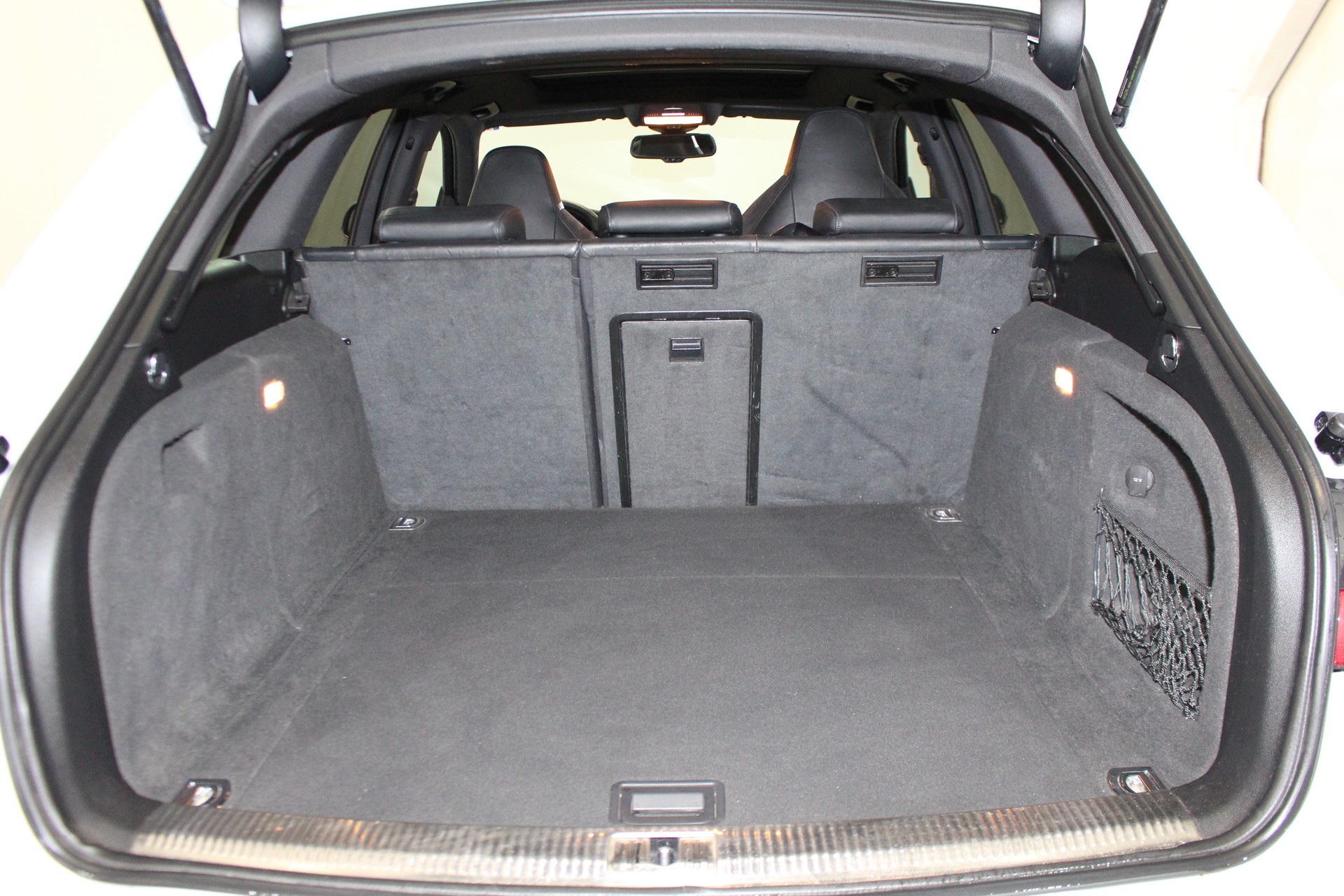 AUDI RS4 Avant 4.2 V8 FSI quattro S-Tronic-image-8