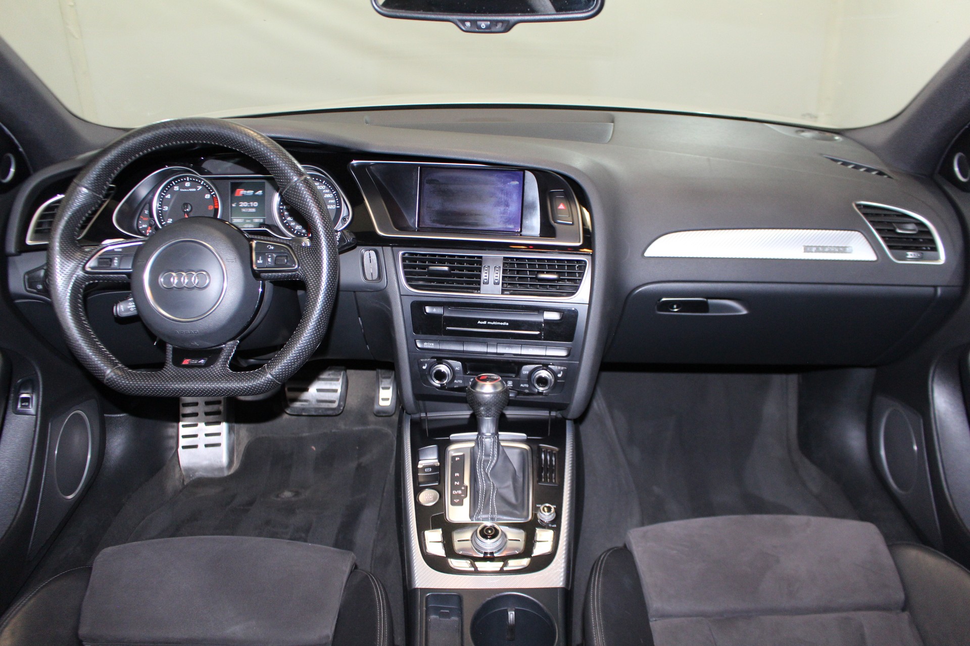 AUDI RS4 Avant 4.2 V8 FSI quattro S-Tronic-image-12