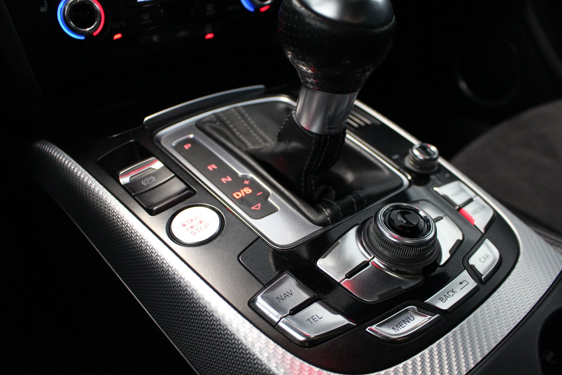 AUDI RS4 Avant 4.2 V8 FSI quattro S-Tronic-image-18