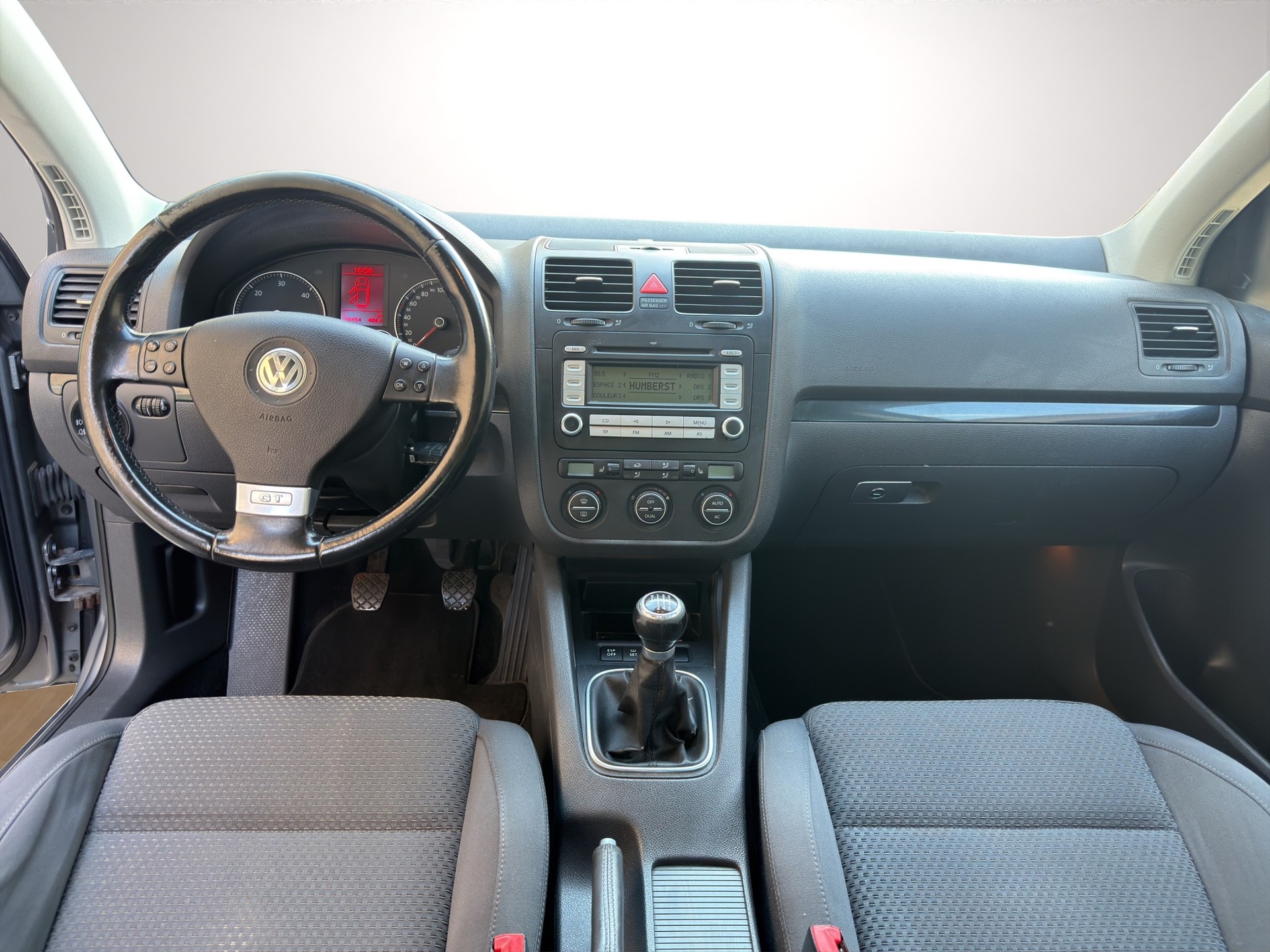 VW Golf 2.0 TDI GT Sport 4Motion-image-12