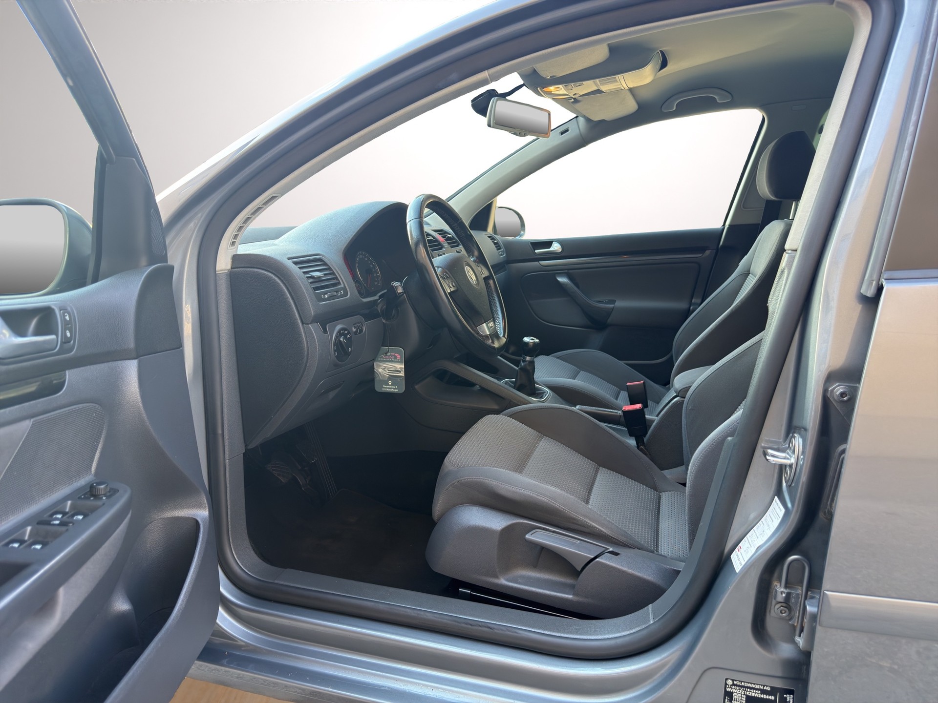 VW Golf 2.0 TDI GT Sport 4Motion-image-8