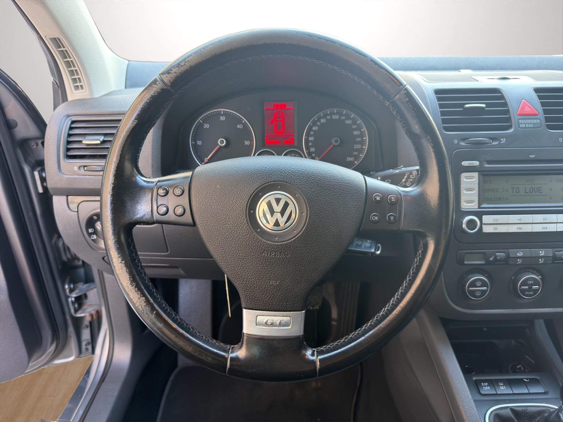 VW Golf 2.0 TDI GT Sport 4Motion-image-9