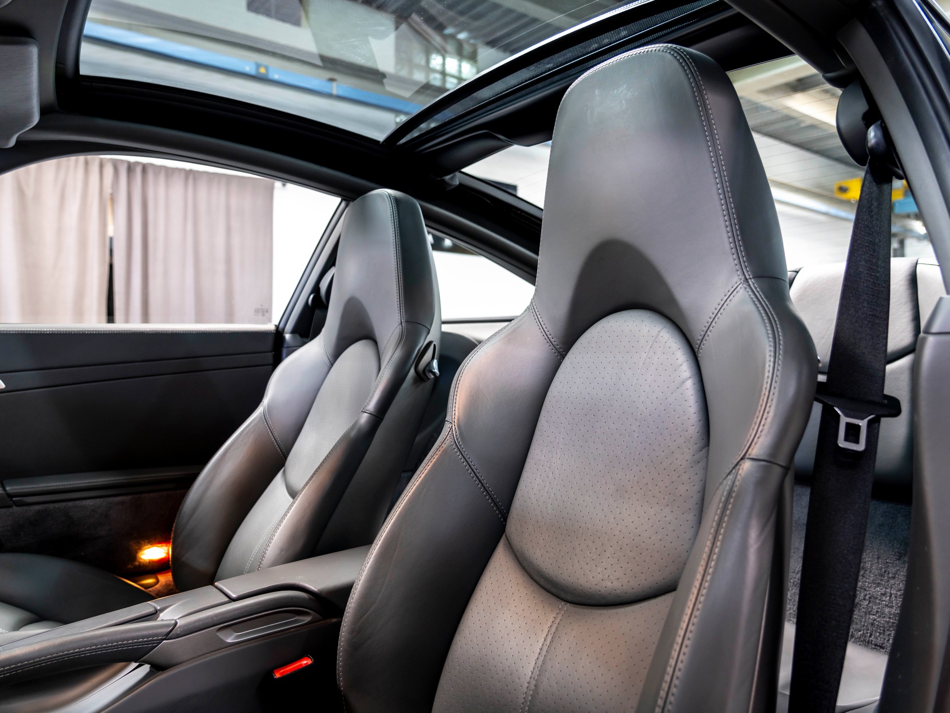PORSCHE 911 Targa 4-image-16