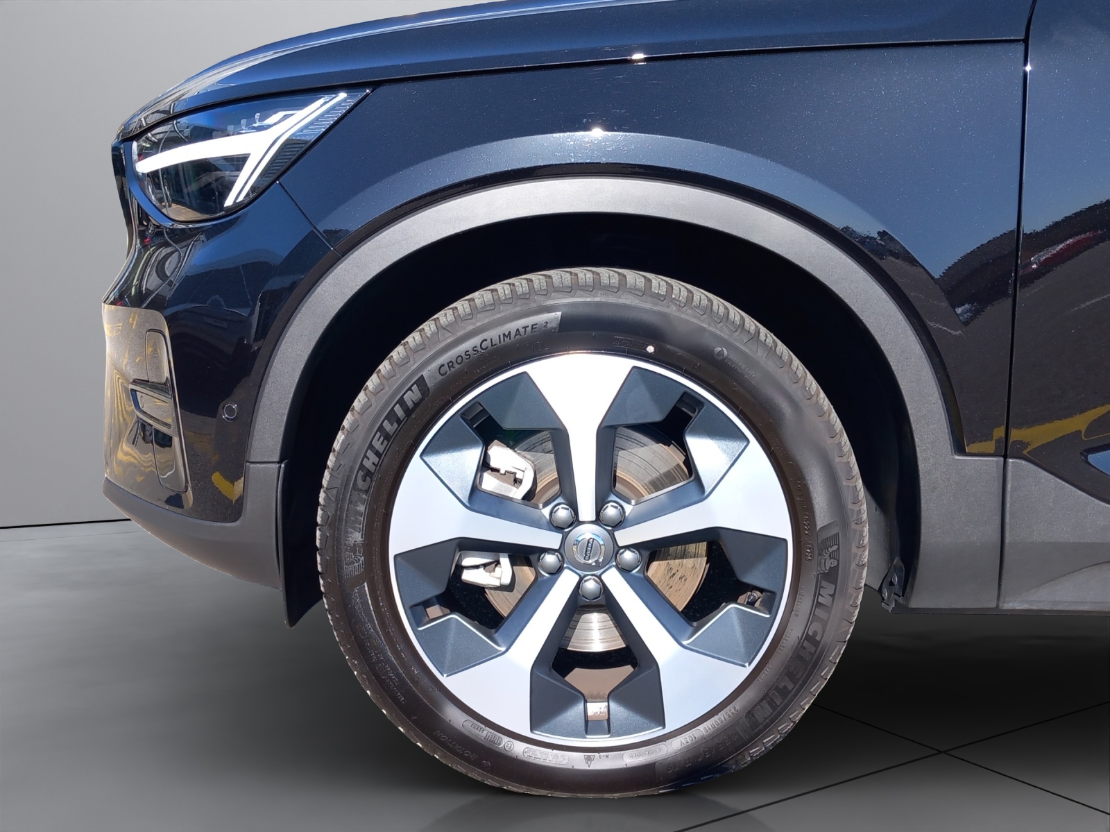VOLVO XC40 2.0 B3 MH Plus Dark-image-20