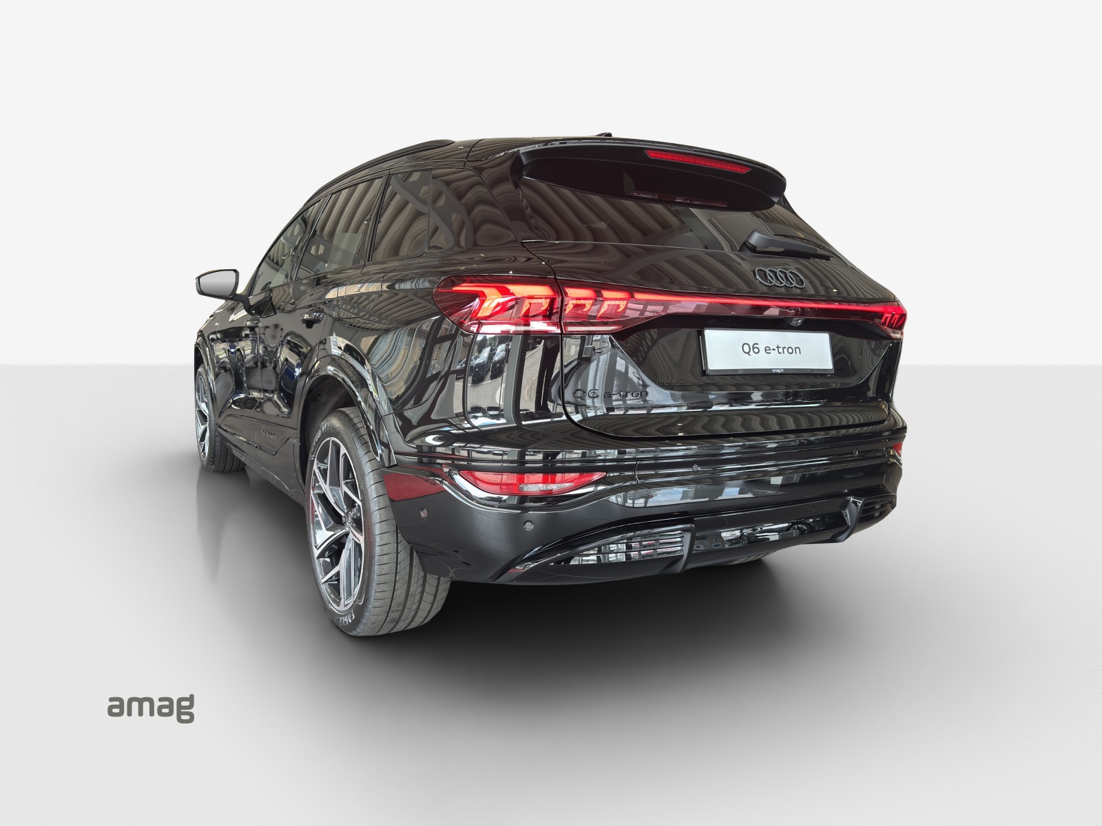 AUDI Q6 e-tron performance-image-2