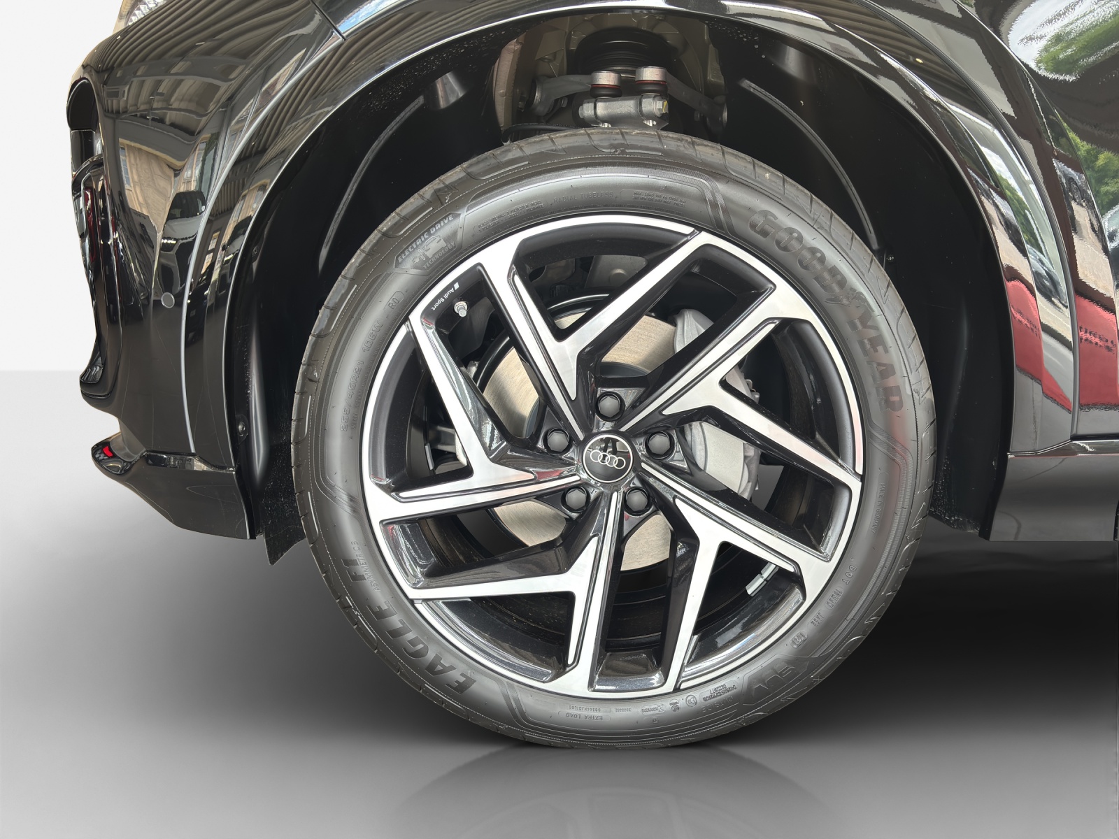AUDI Q6 e-tron performance-image-15