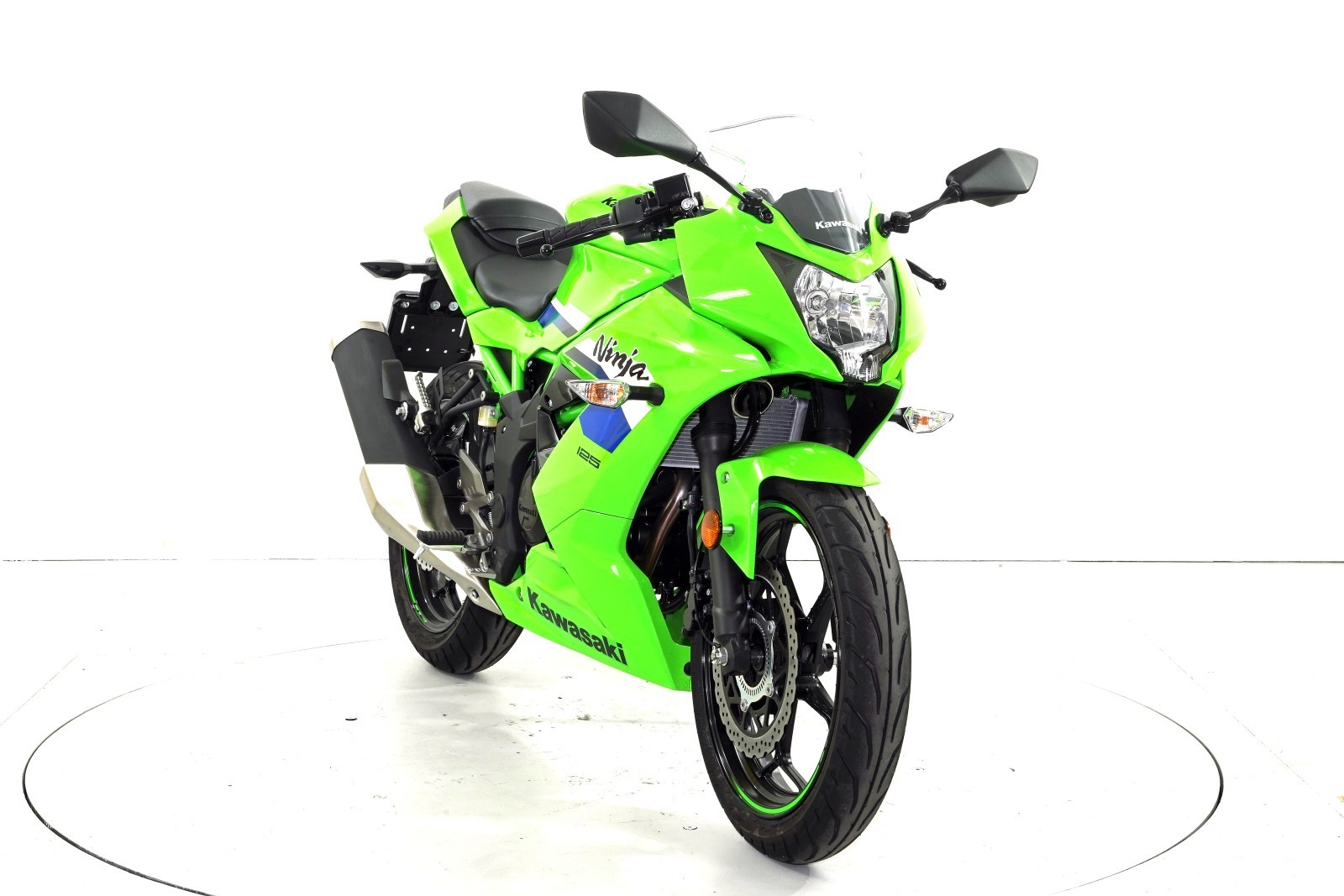 KAWASAKI Ninja 125-showroom-element-1