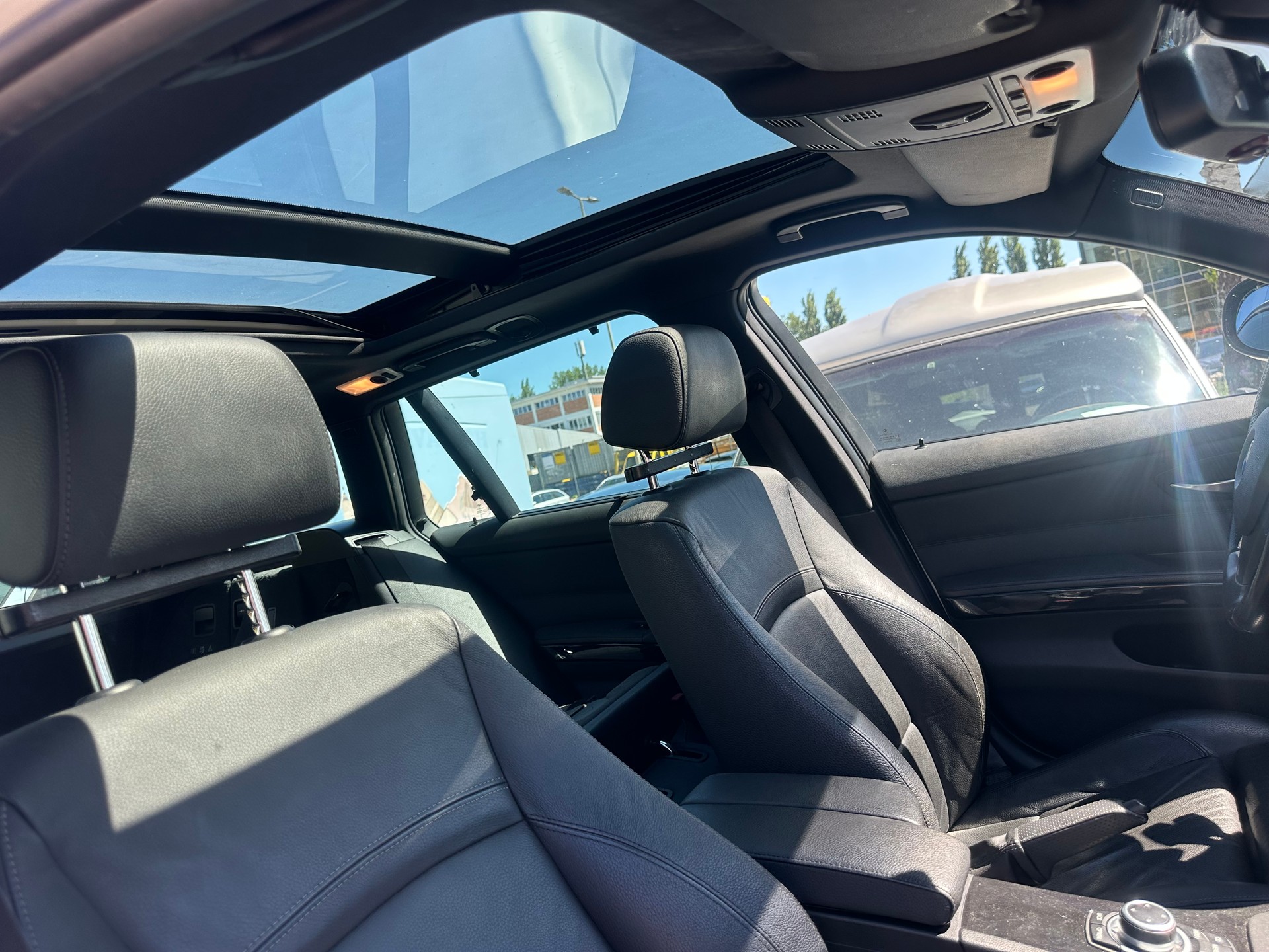 BMW 330d Xdrive M-Paket-image-10