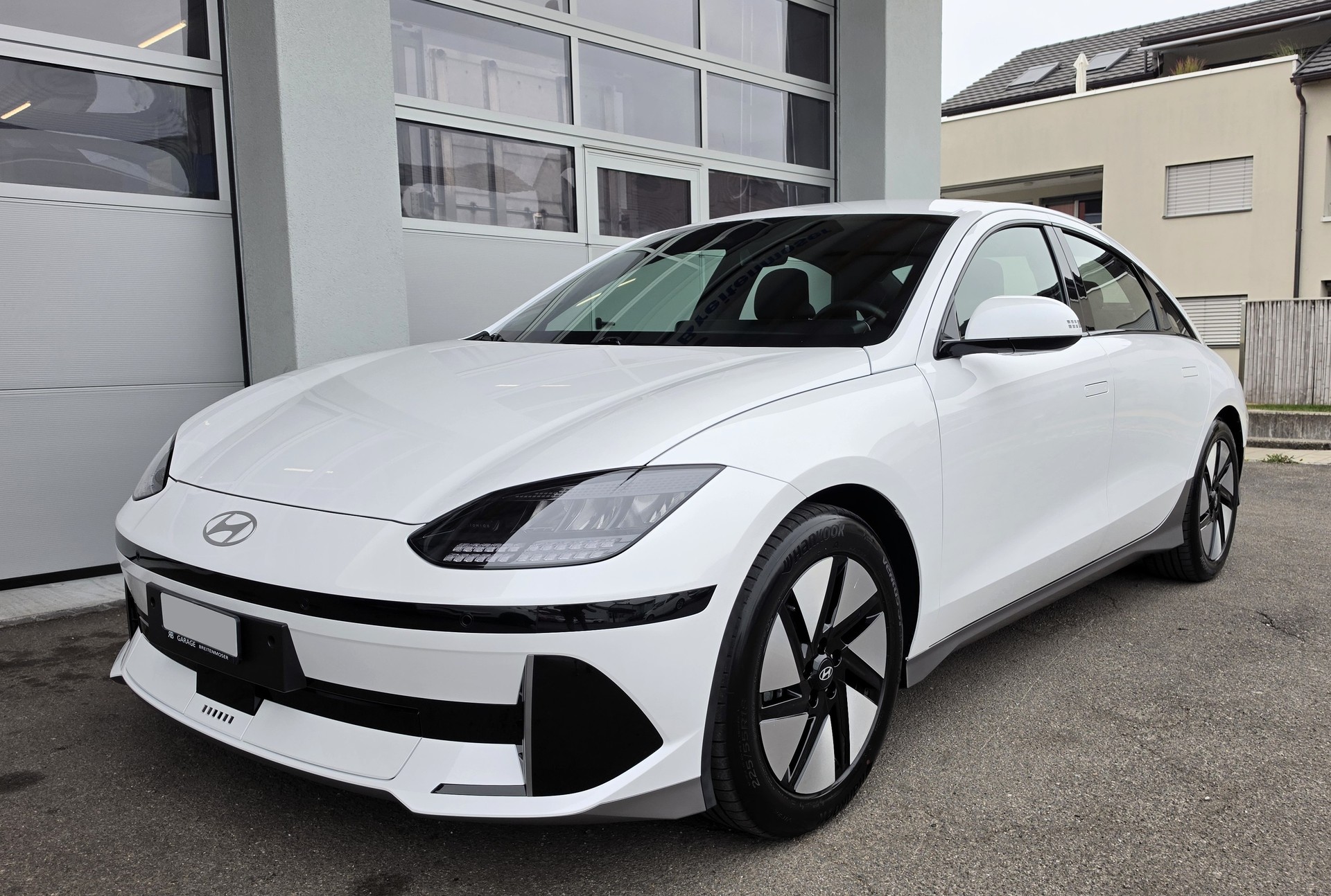 HYUNDAI Ioniq 6 77kWh Launch Edition 2WD-image-1