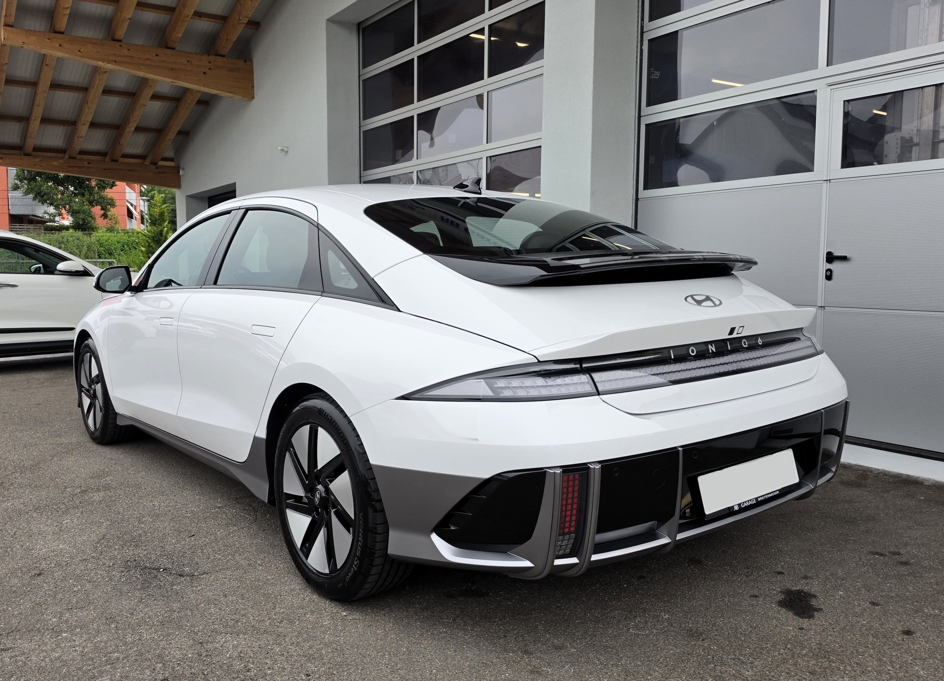 HYUNDAI Ioniq 6 77kWh Launch Edition 2WD-image-3