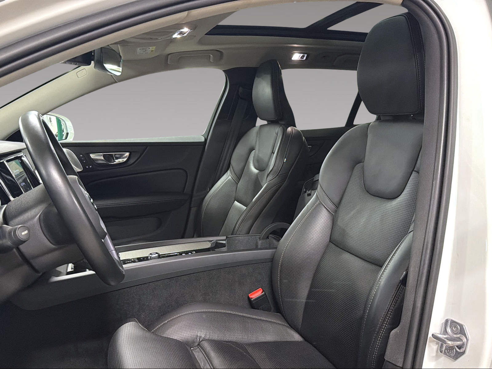 VOLVO V60 2.0 B5 Inscription AWD-image-5