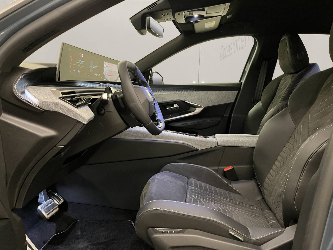 PEUGEOT 5008 1.6 PHEV 225 GT-image-6