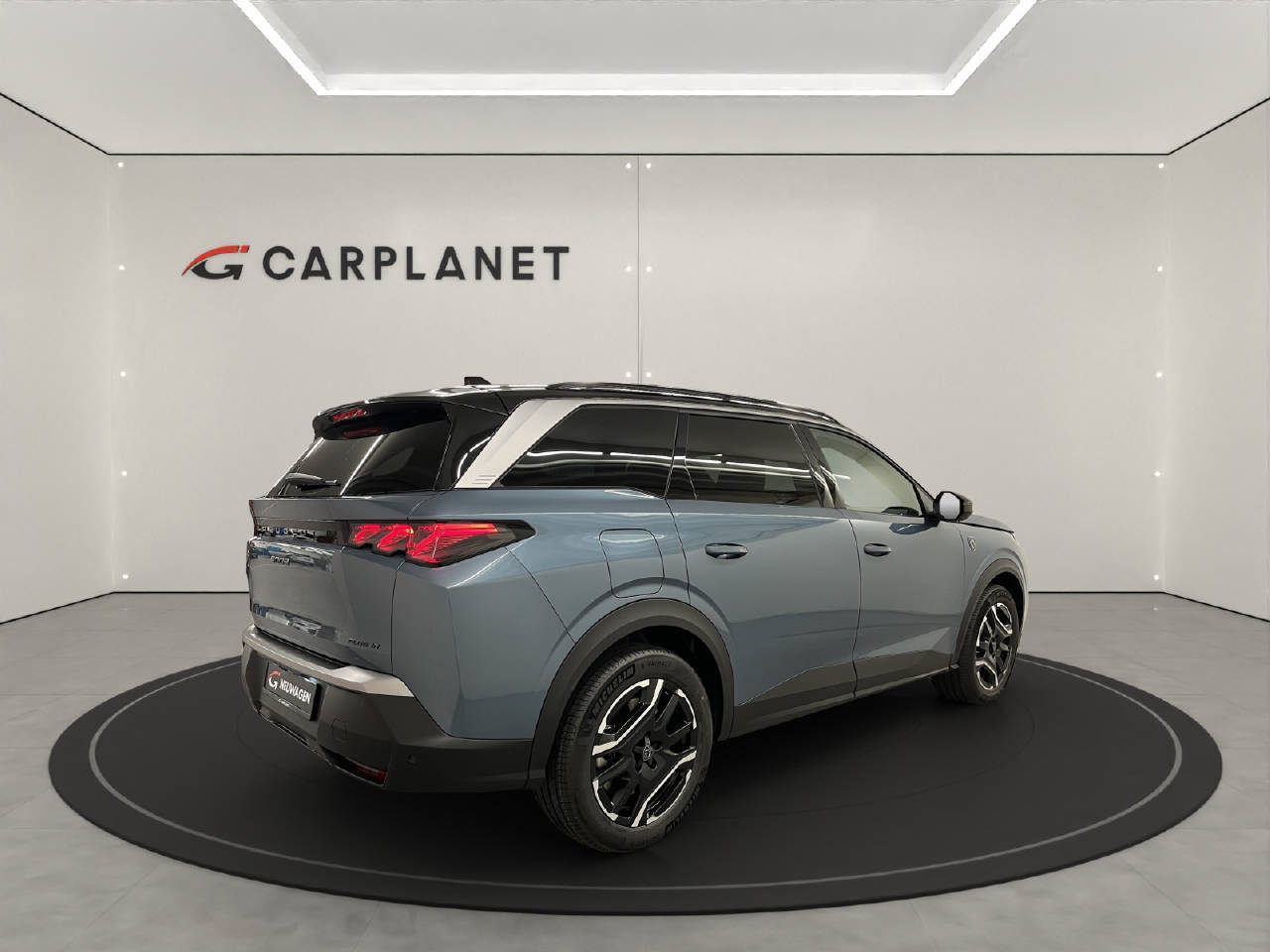 PEUGEOT 5008 1.6 PHEV 225 GT-image-5