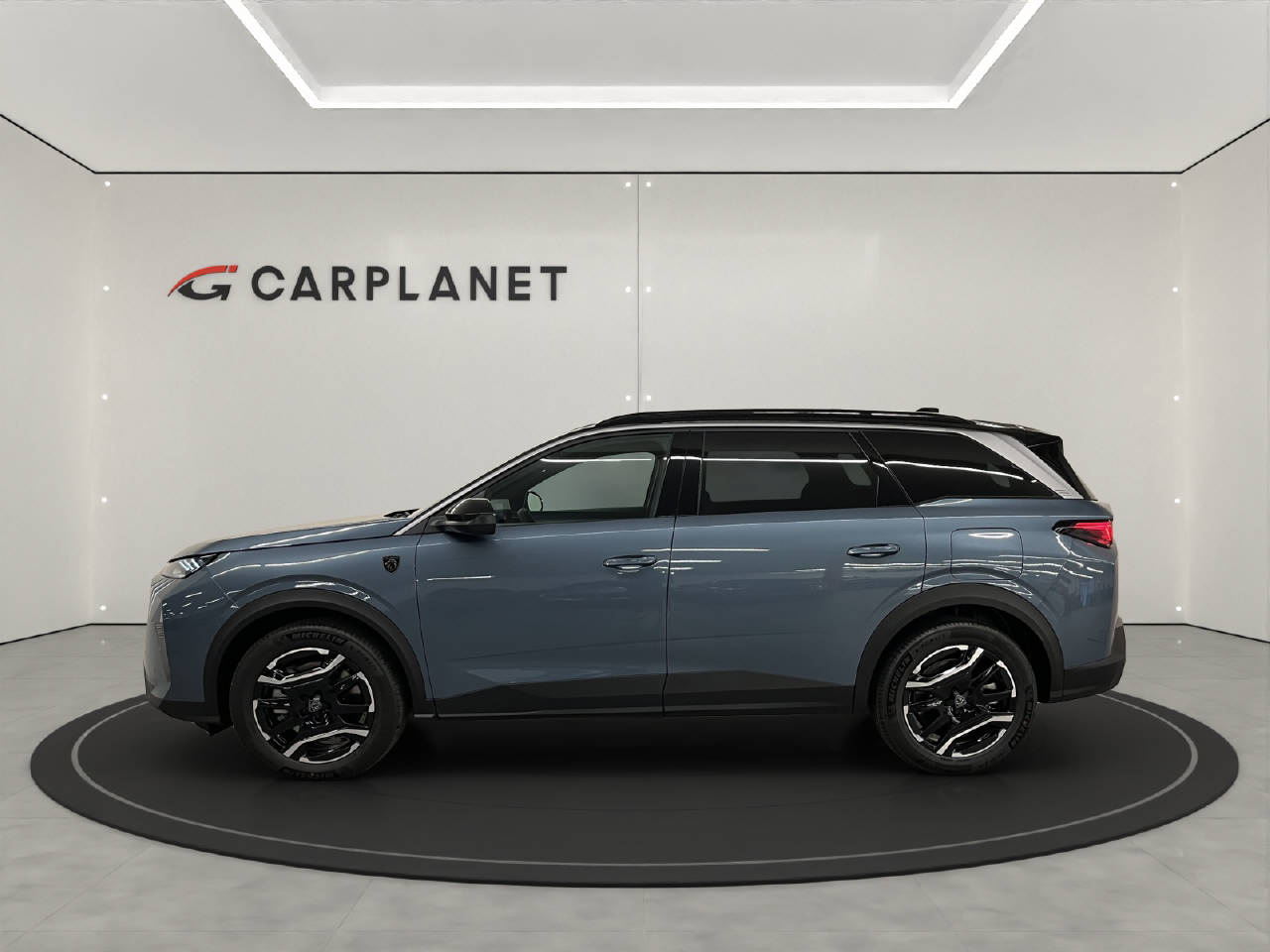 PEUGEOT 5008 1.6 PHEV 225 GT-image-2
