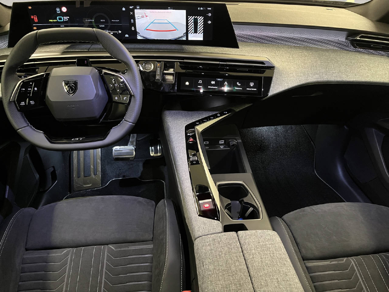 PEUGEOT 5008 1.6 PHEV 225 GT-image-7