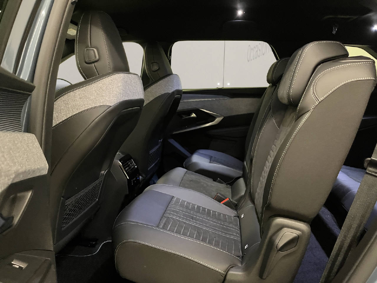PEUGEOT 5008 1.6 PHEV 225 GT-image-13