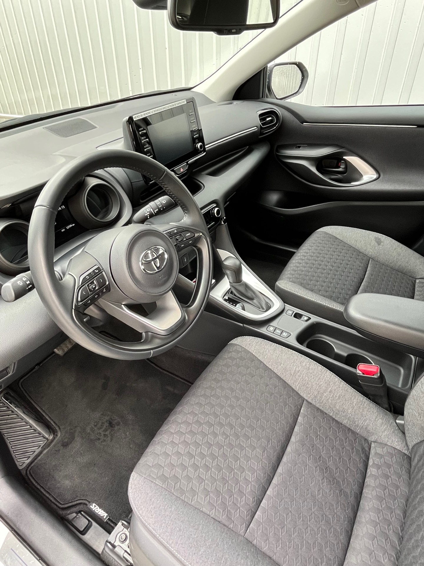 TOYOTA Yaris 1.5 Trend e-CVT-image-7