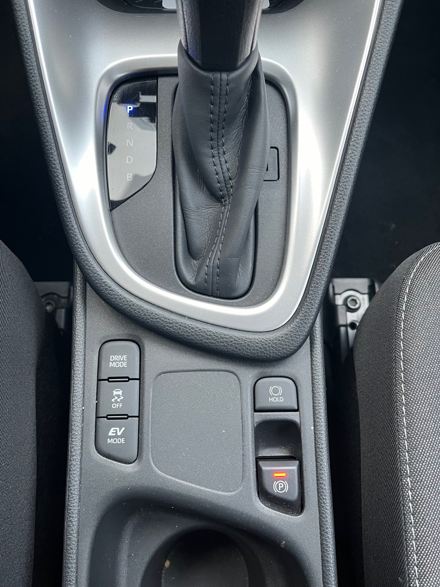 TOYOTA Yaris 1.5 Trend e-CVT-image-9