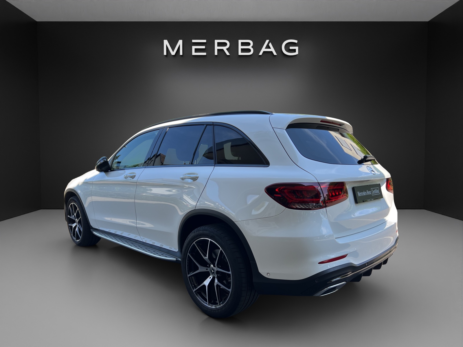 MERCEDES-BENZ GLC 200 AMG Line 4Matic 9G-Tronic-image-6