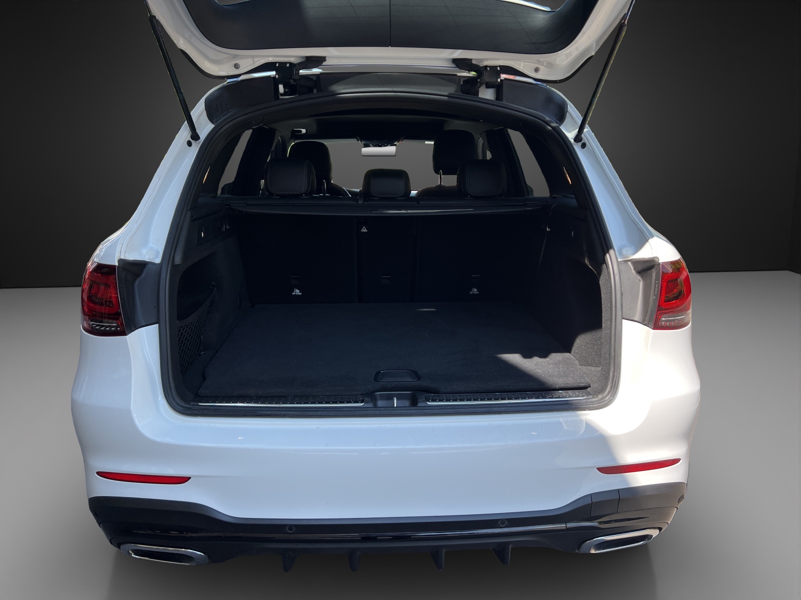 MERCEDES-BENZ GLC 200 AMG Line 4Matic 9G-Tronic-image-13