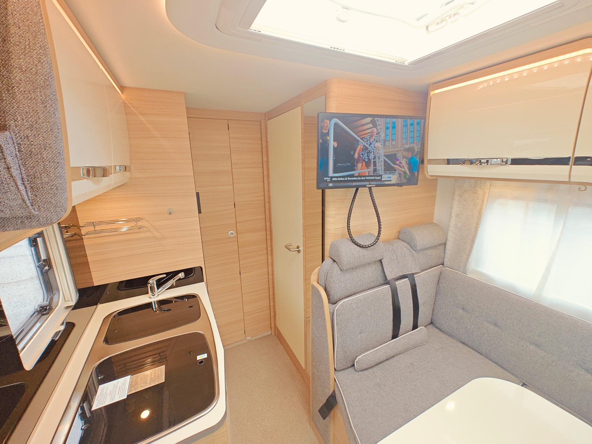 DETHLEFFS Globebus T006 GT -- Automat -- Längsbett -- Solar -- SAT -- Veloträger-image-18