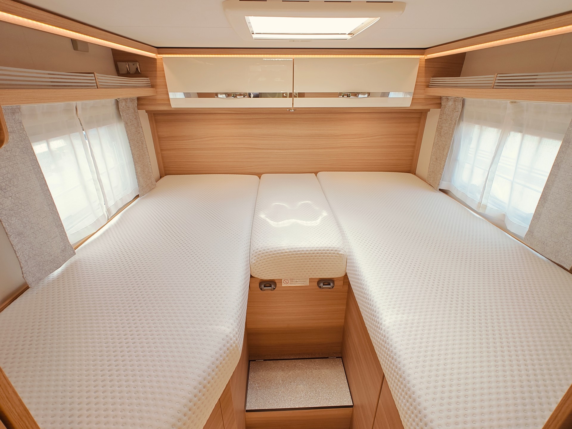 DETHLEFFS Globebus T006 GT -- Automat -- Längsbett -- Solar -- SAT -- Veloträger-image-19