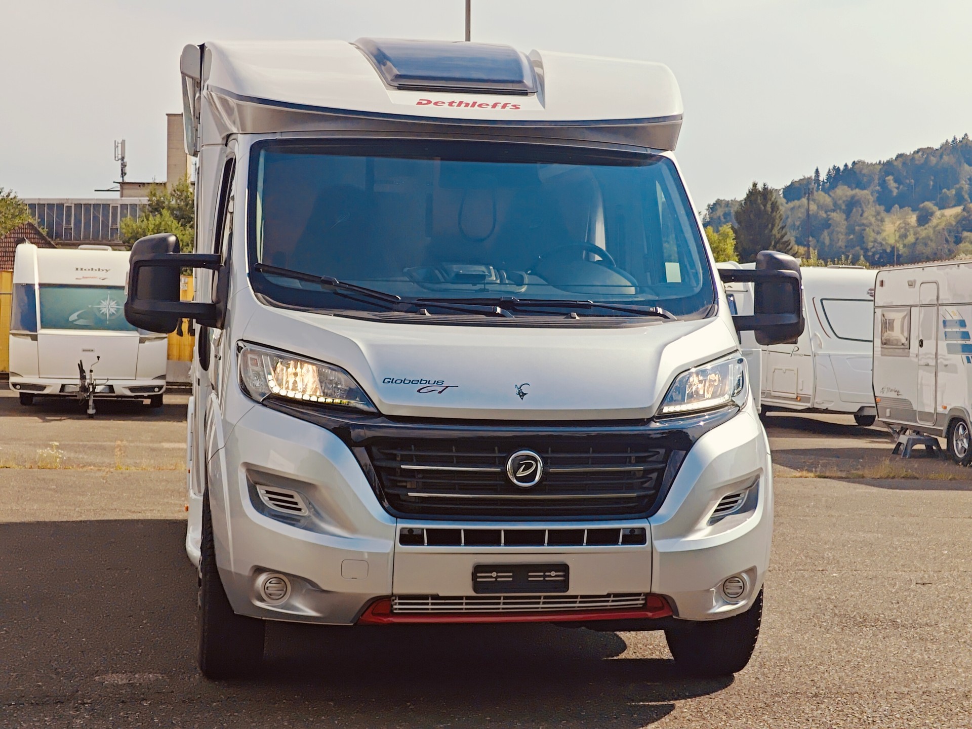 DETHLEFFS Globebus T006 GT -- Automat -- Längsbett -- Solar -- SAT -- Veloträger-showroom-element-1
