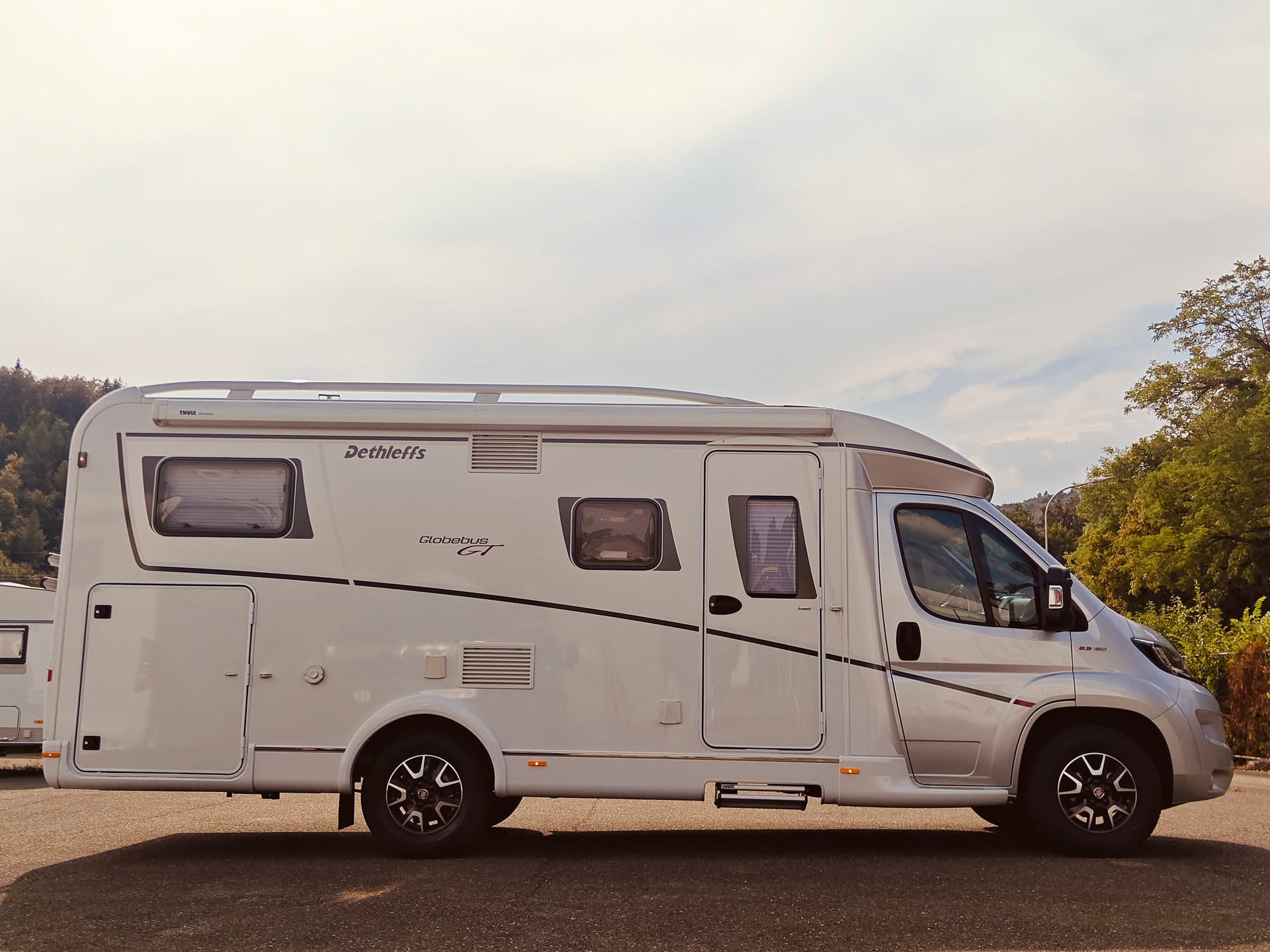 DETHLEFFS Globebus T006 GT -- Automat -- Längsbett -- Solar -- SAT -- Veloträger-showroom-element-3