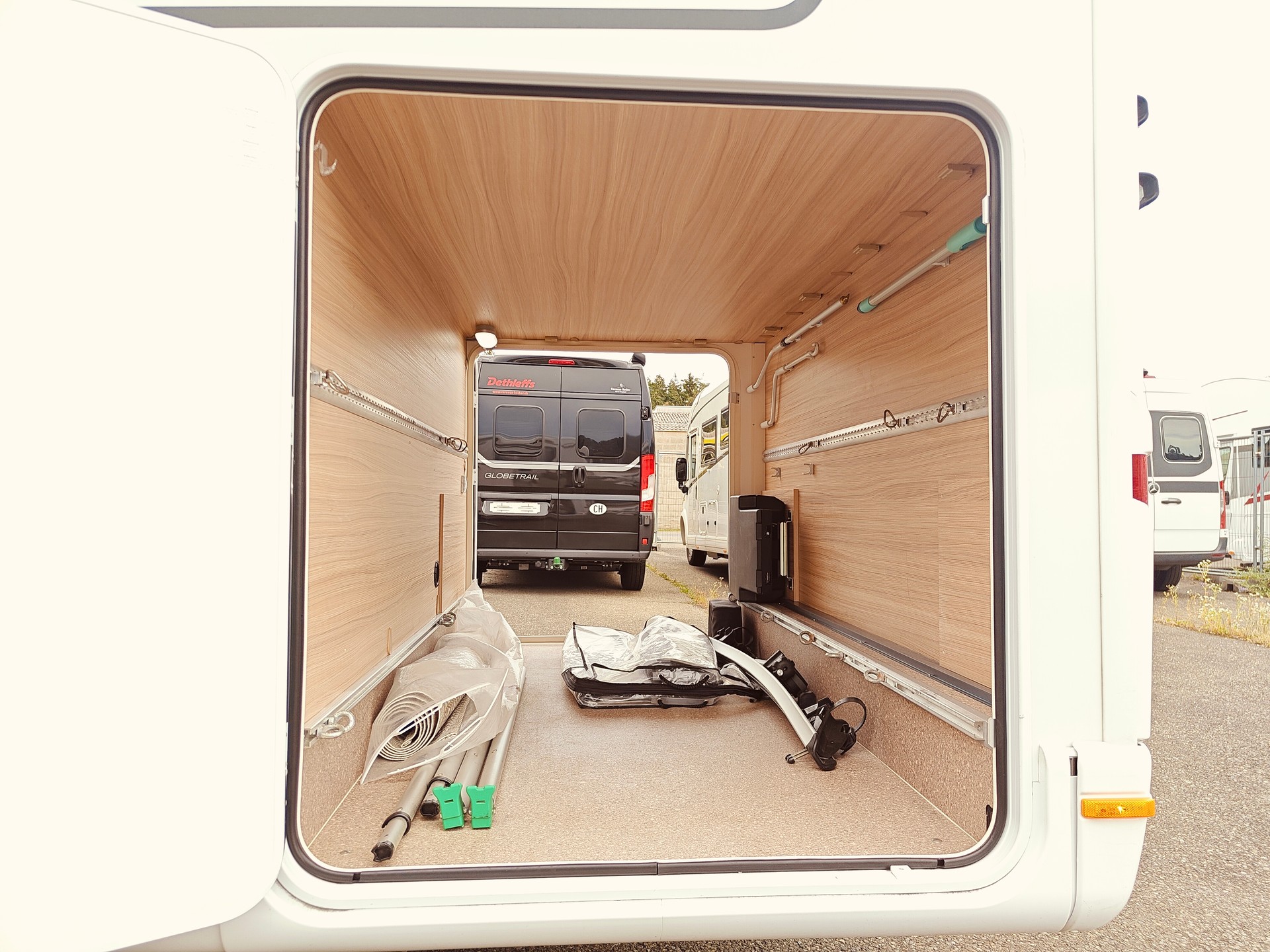 DETHLEFFS Globebus T006 GT -- Automat -- Längsbett -- Solar -- SAT -- Veloträger-image-11