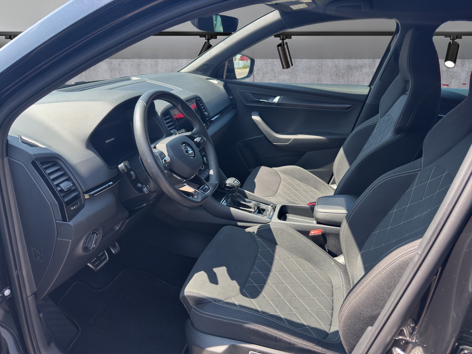 SKODA Karoq 2.0 TDI CR Sport Line 4x4 DSG-image-5