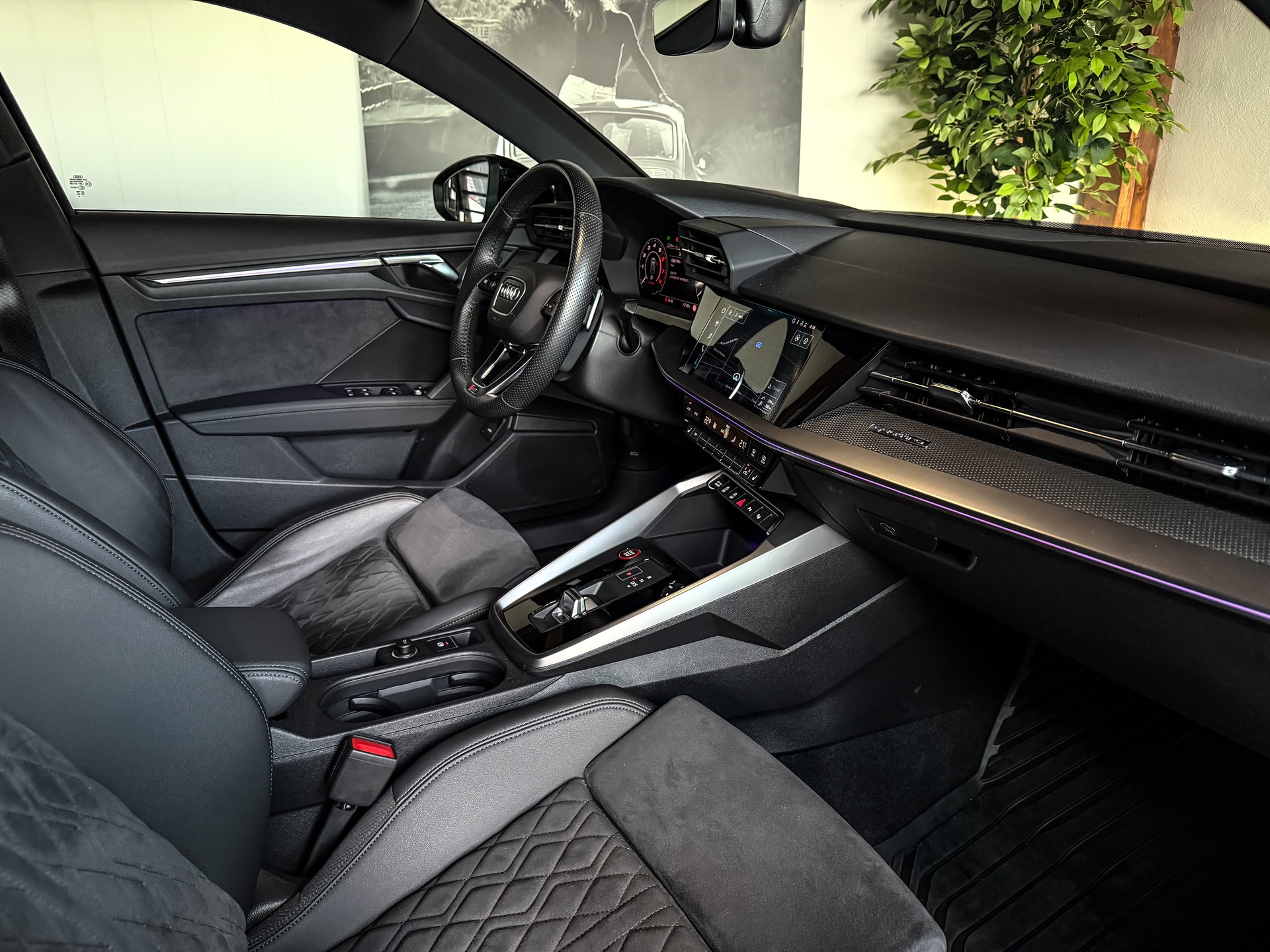 AUDI RS3 Sportback 2.5 TSI quattro S-tronic-image-9