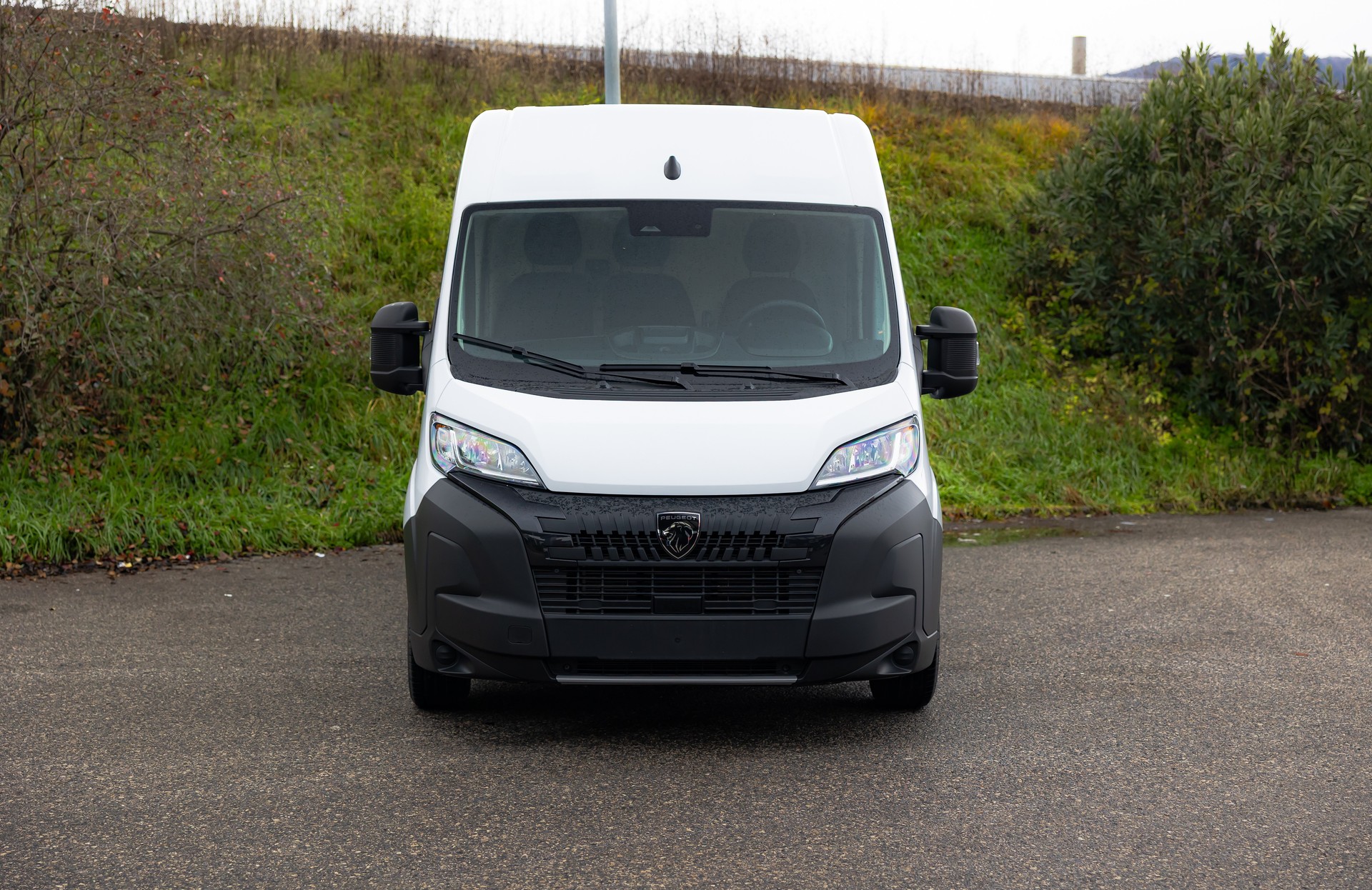 PEUGEOT Boxer 2.2 HDI 335 L3H2-image-1