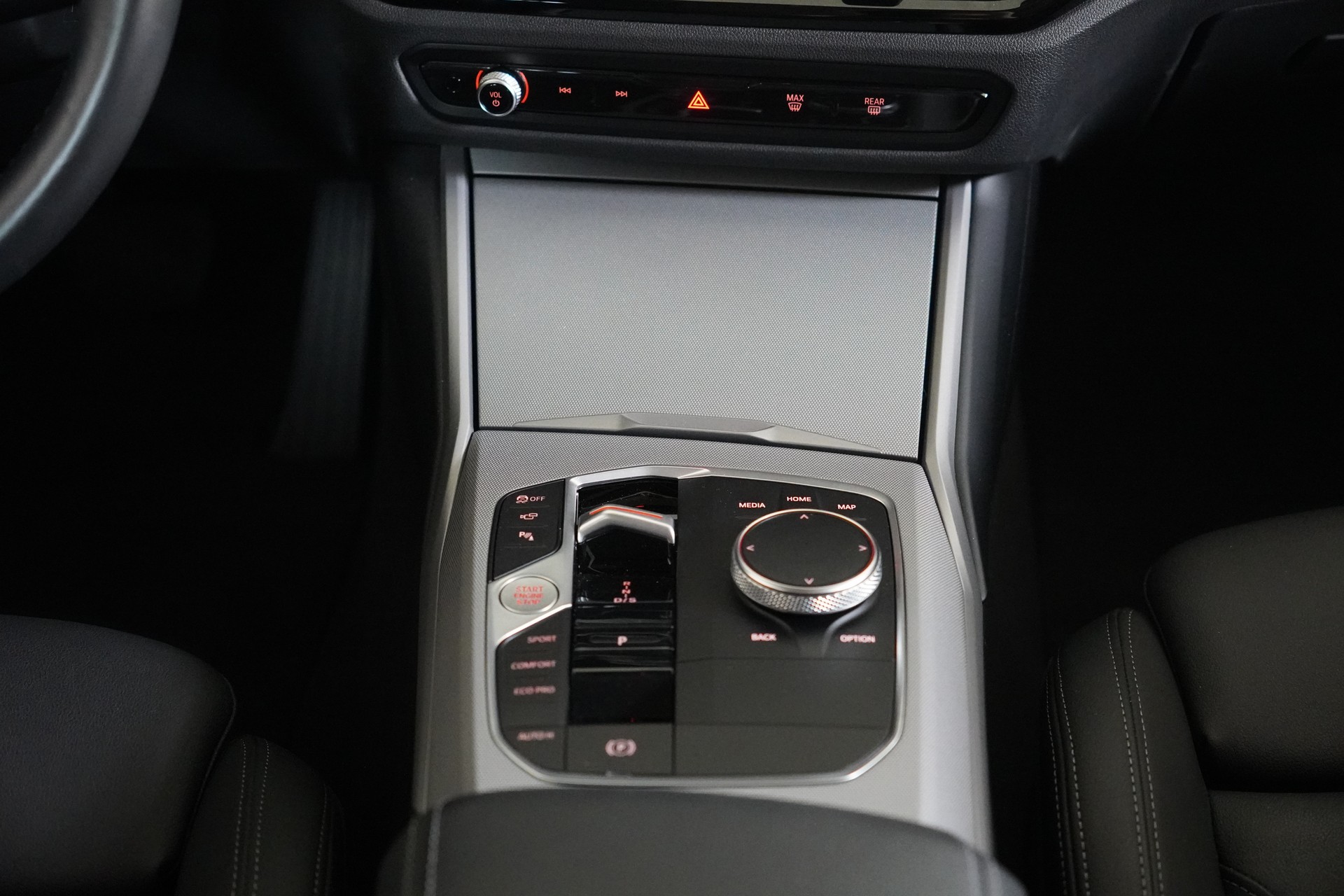 BMW 320d xDrive 48V Touring Steptronic-image-19