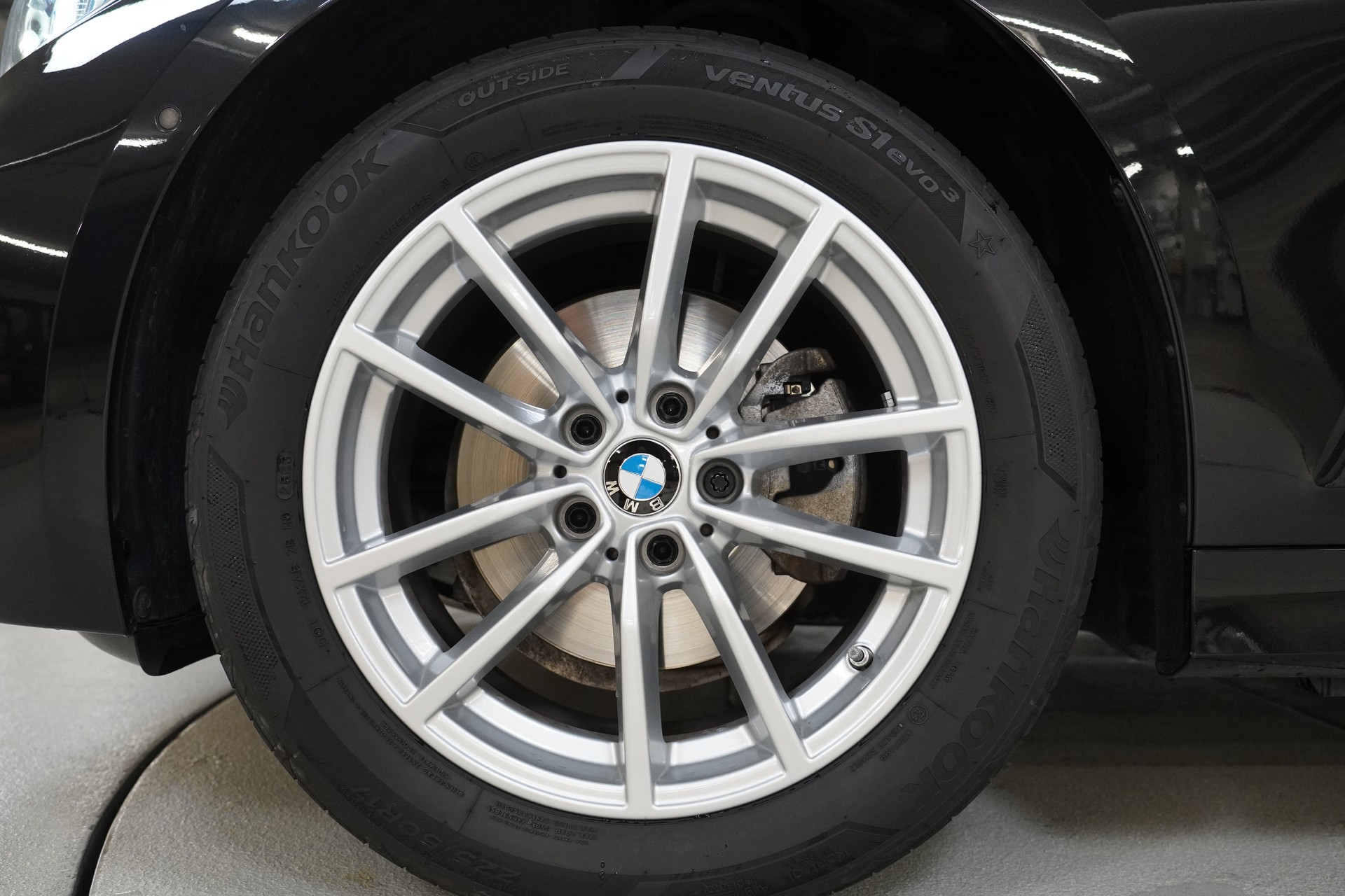 BMW 320d xDrive 48V Touring Steptronic-image-9