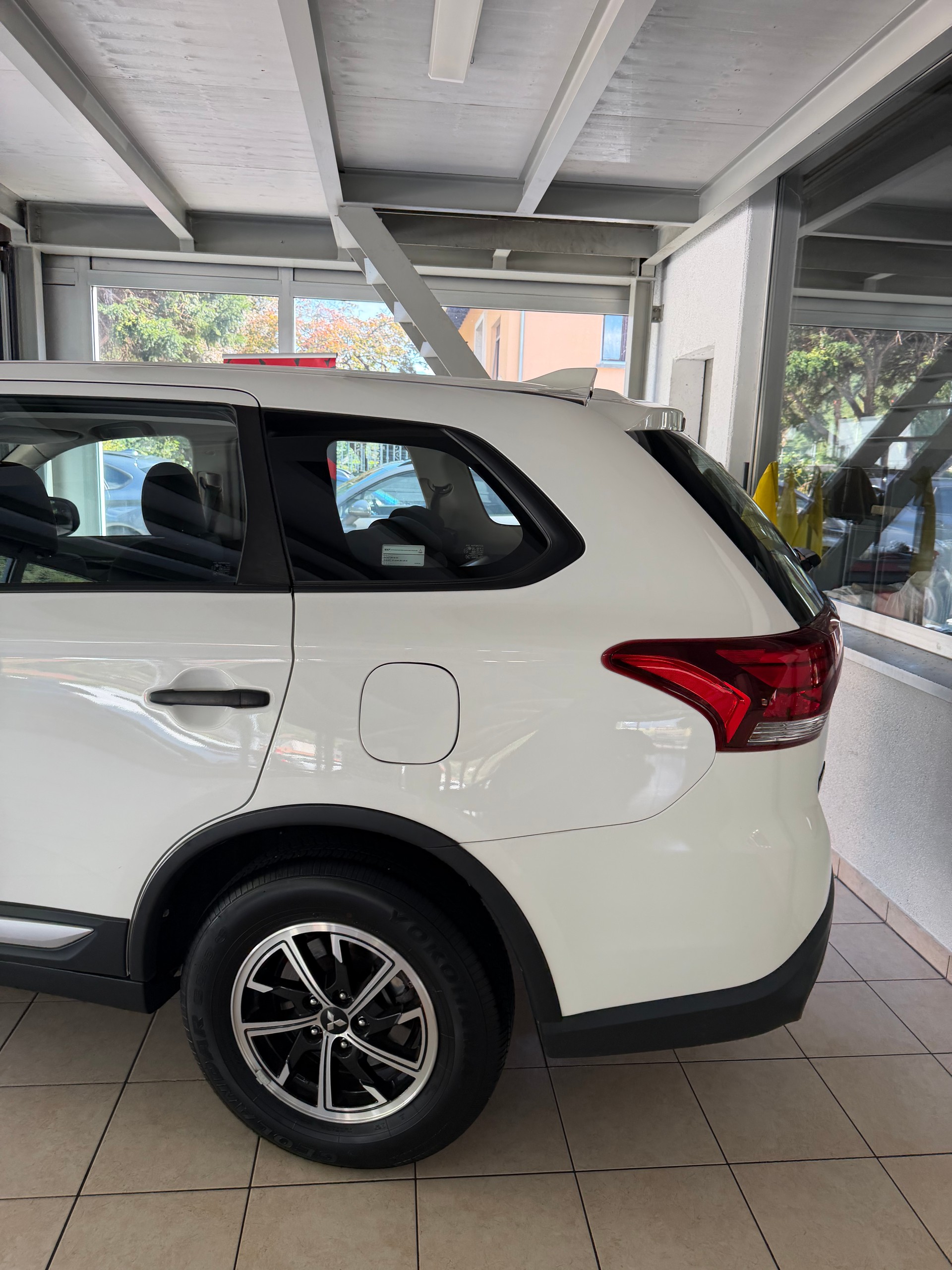 MITSUBISHI Outlander 2.0 Pure 2WD-image-3