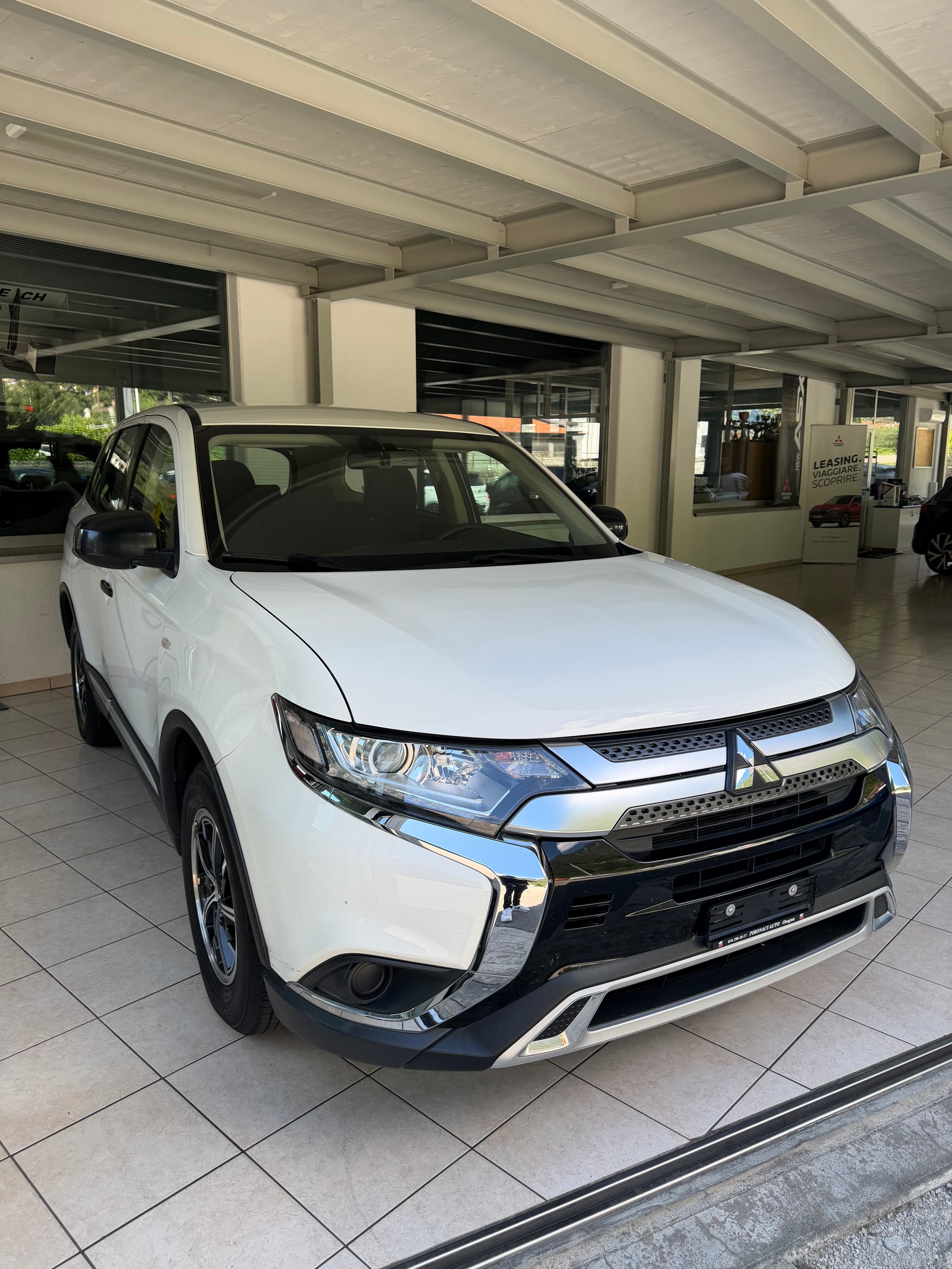 MITSUBISHI Outlander 2.0 Pure 2WD-image-8