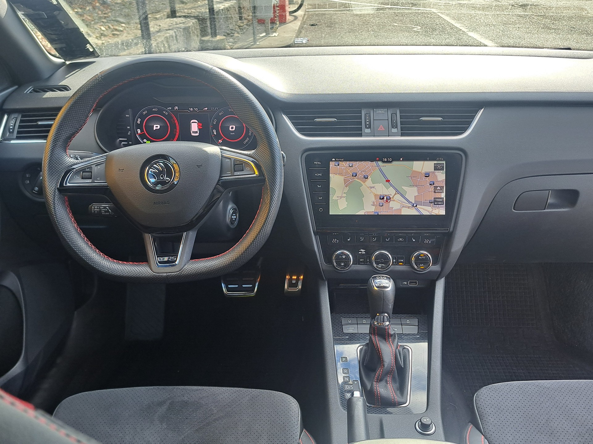 SKODA Octavia Combi 2.0 TDI RS Final Edition 4x4 DSG-image-2