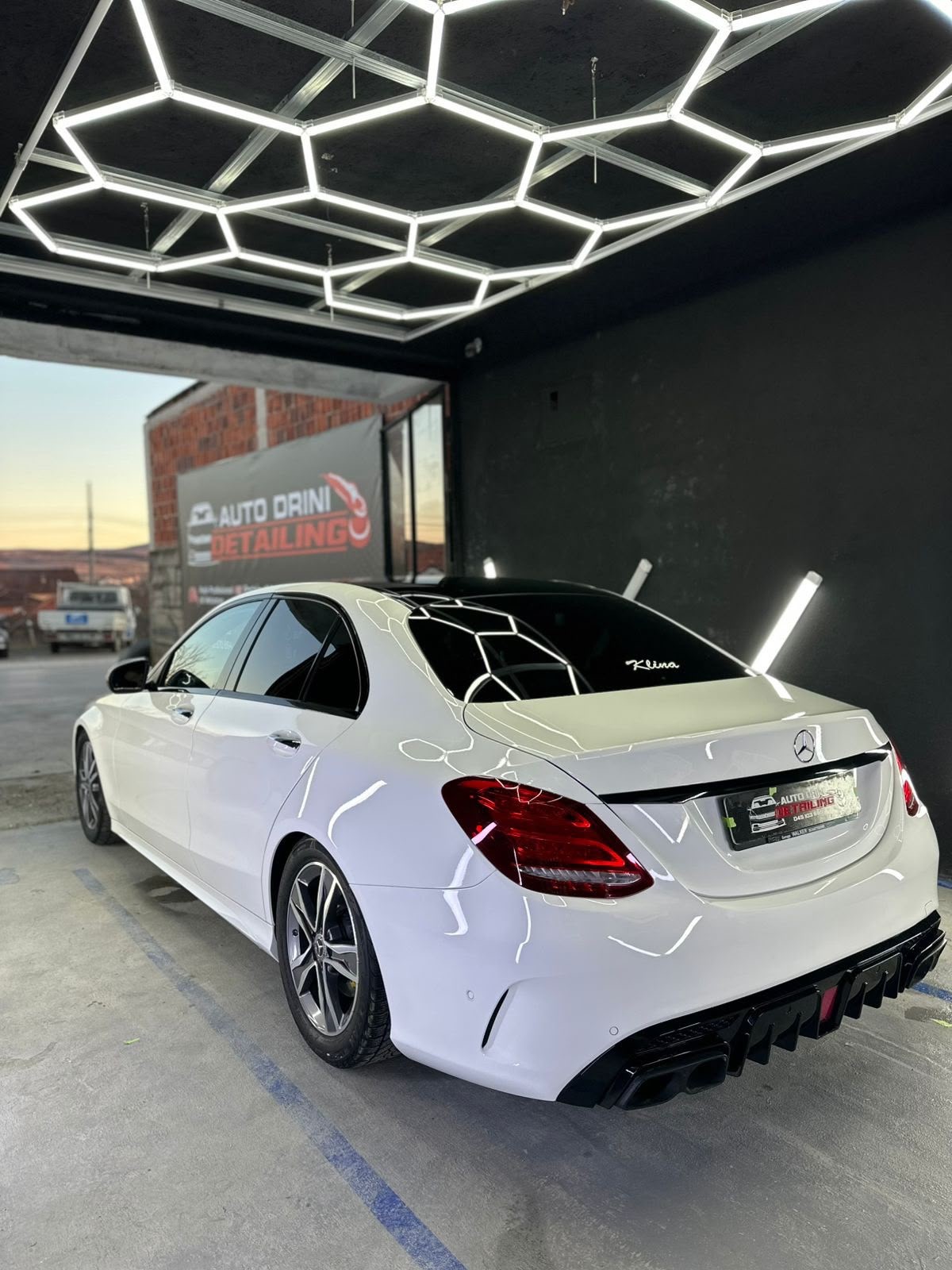 MERCEDES-BENZ C 250 d Swiss Star AMG Line 4m-image-1