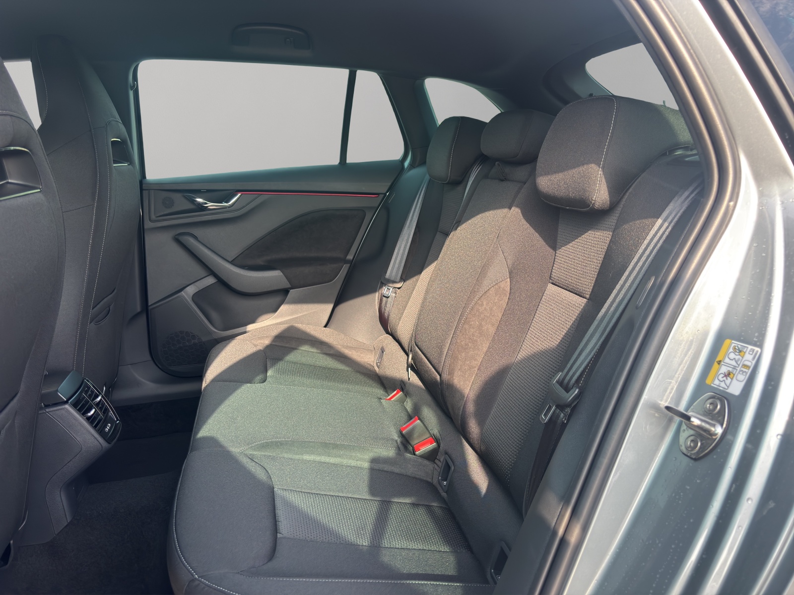 SKODA Scala 1.5 TSI Dynamic DSG-image-14