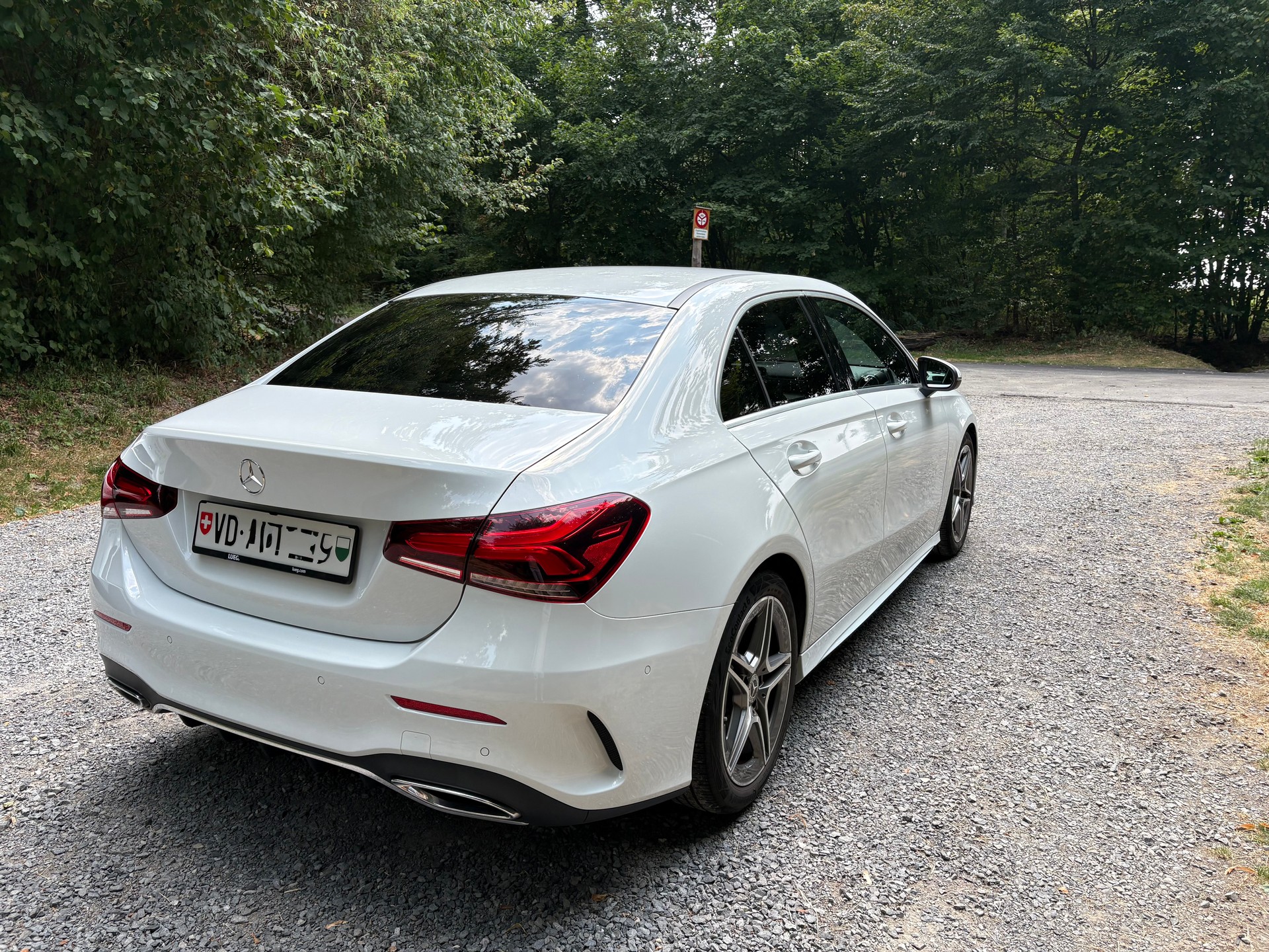 MERCEDES-BENZ A 180 AMG Line-image-2