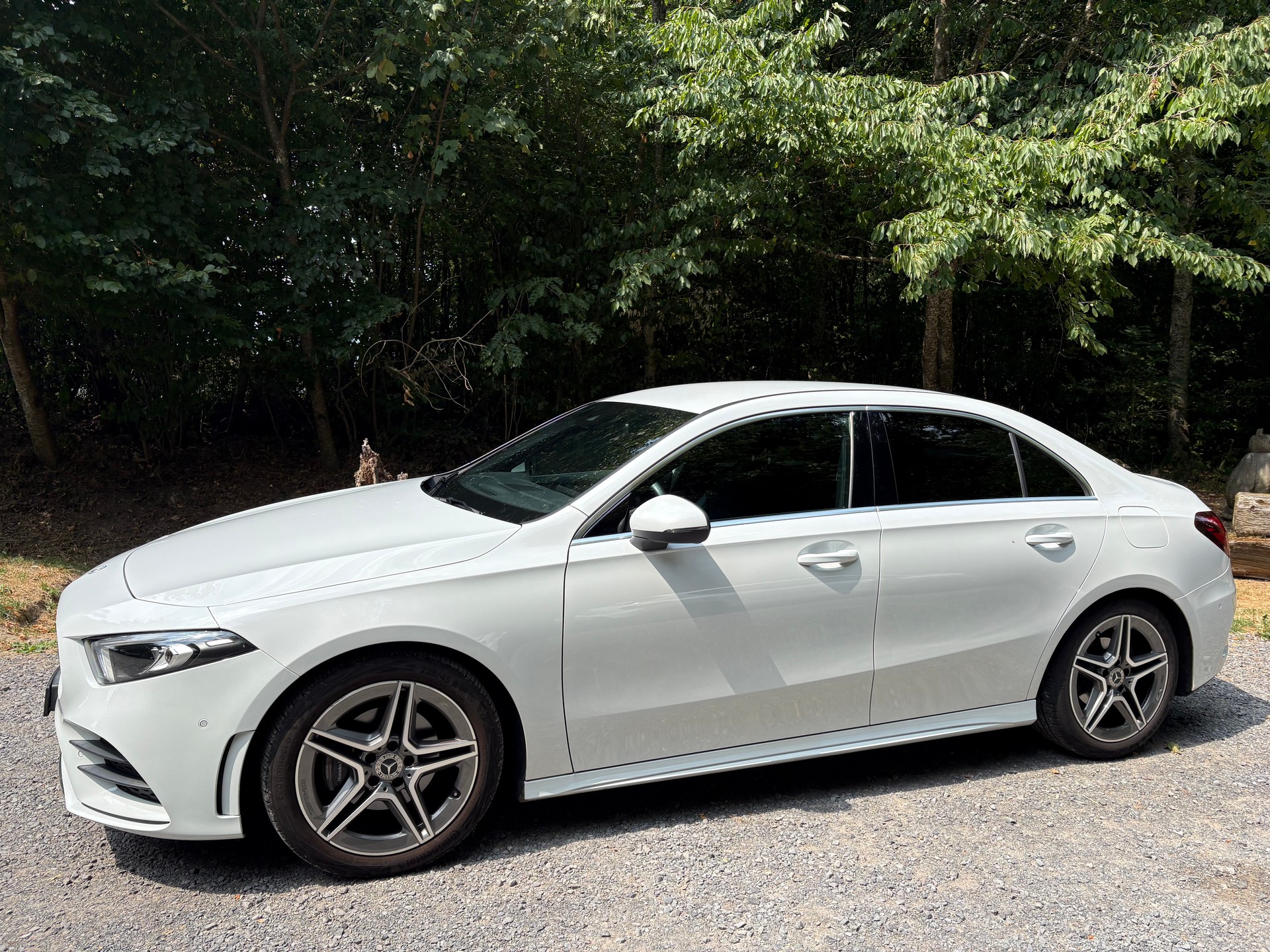 MERCEDES-BENZ A 180 AMG Line-image-1