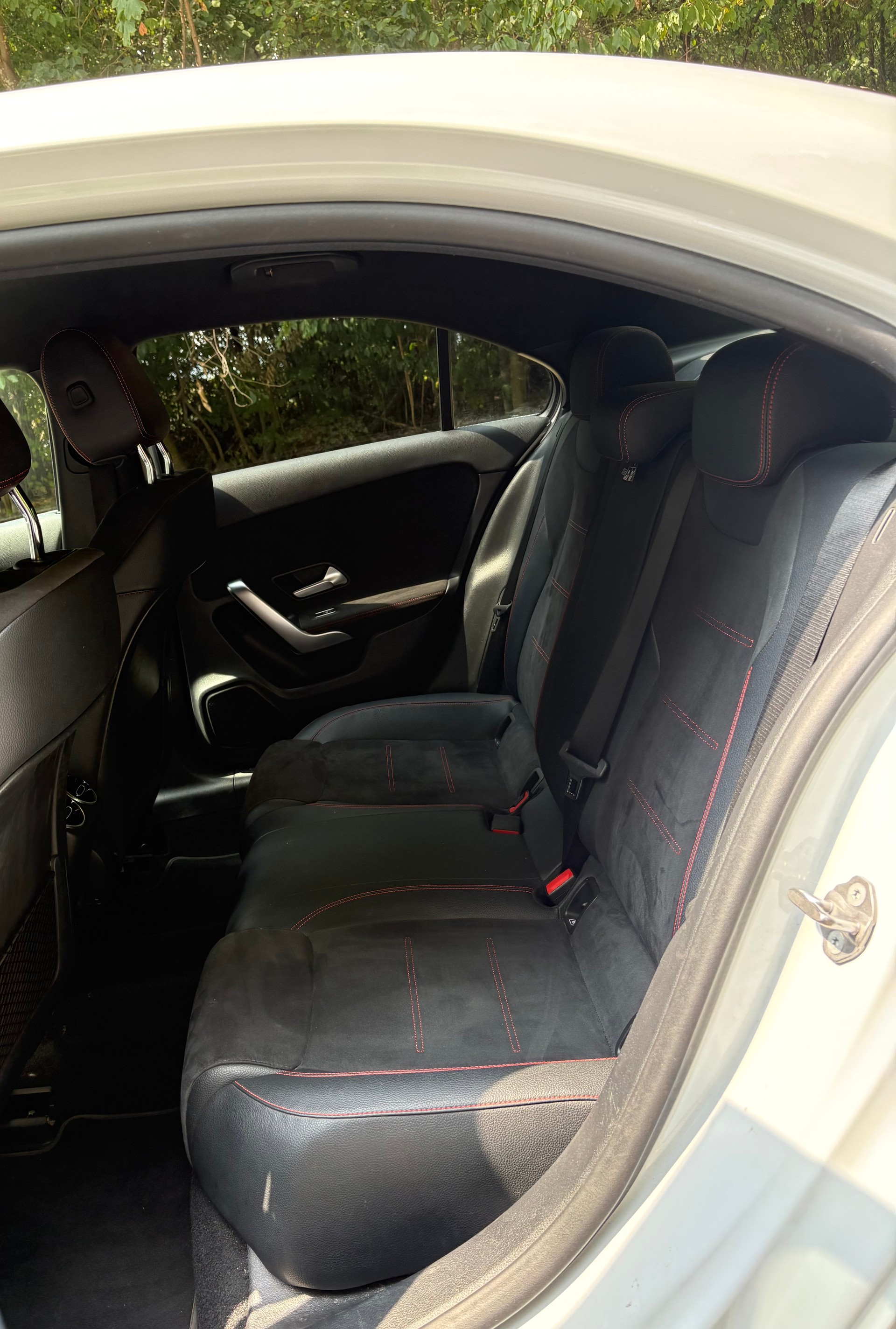 MERCEDES-BENZ A 180 AMG Line-image-5